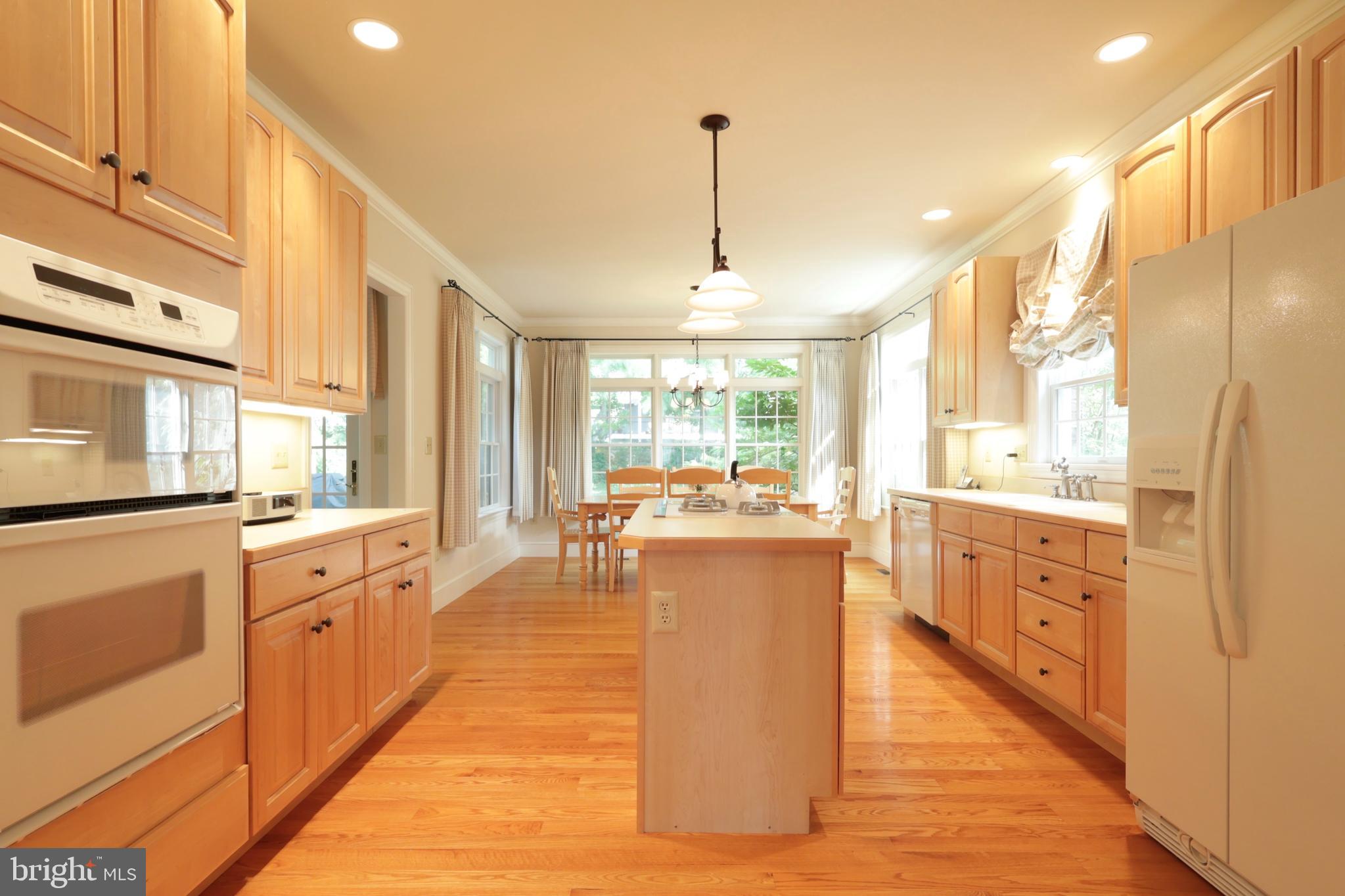 THOMPSON WOODS - Residential