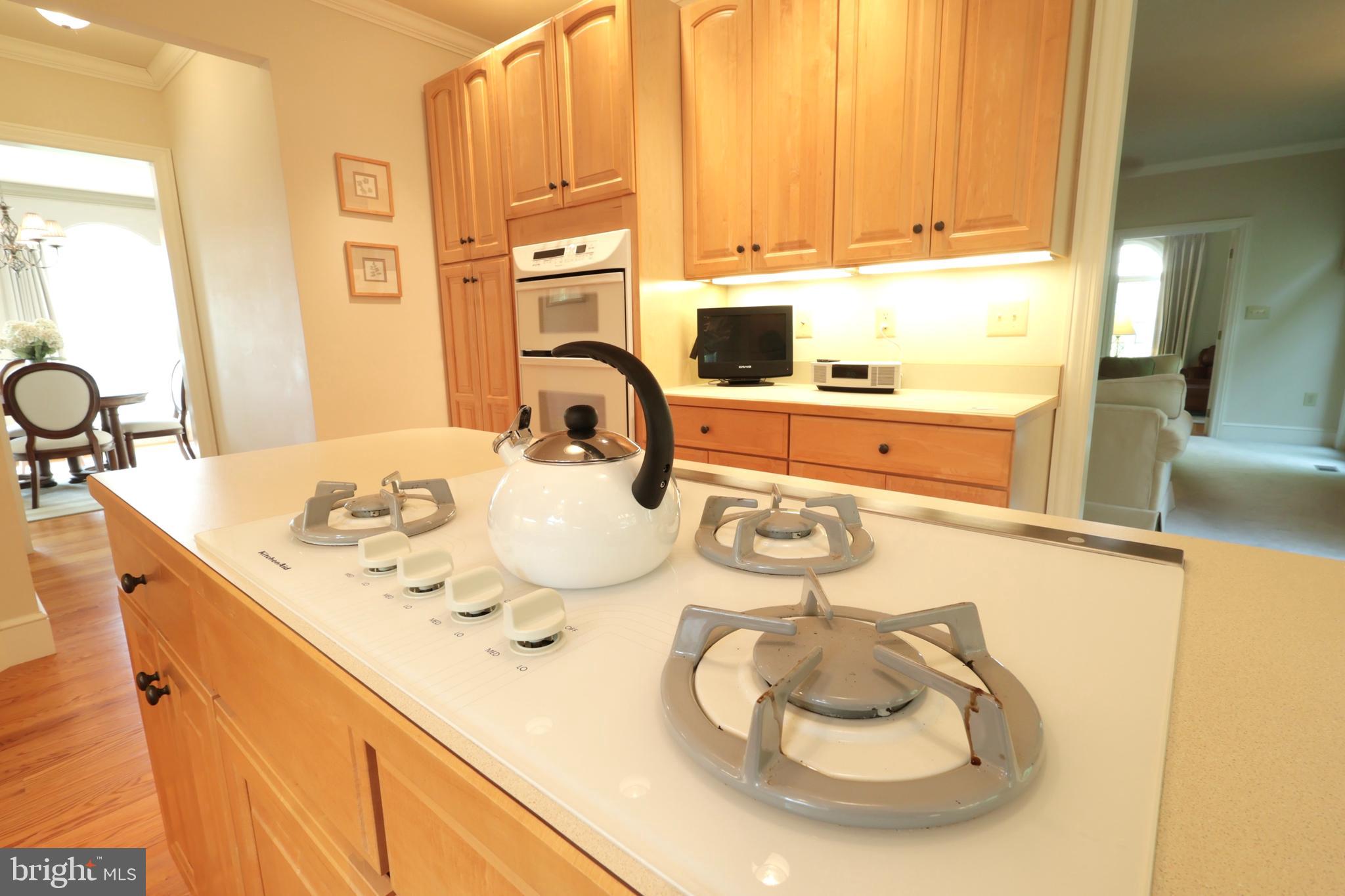 THOMPSON WOODS - Residential