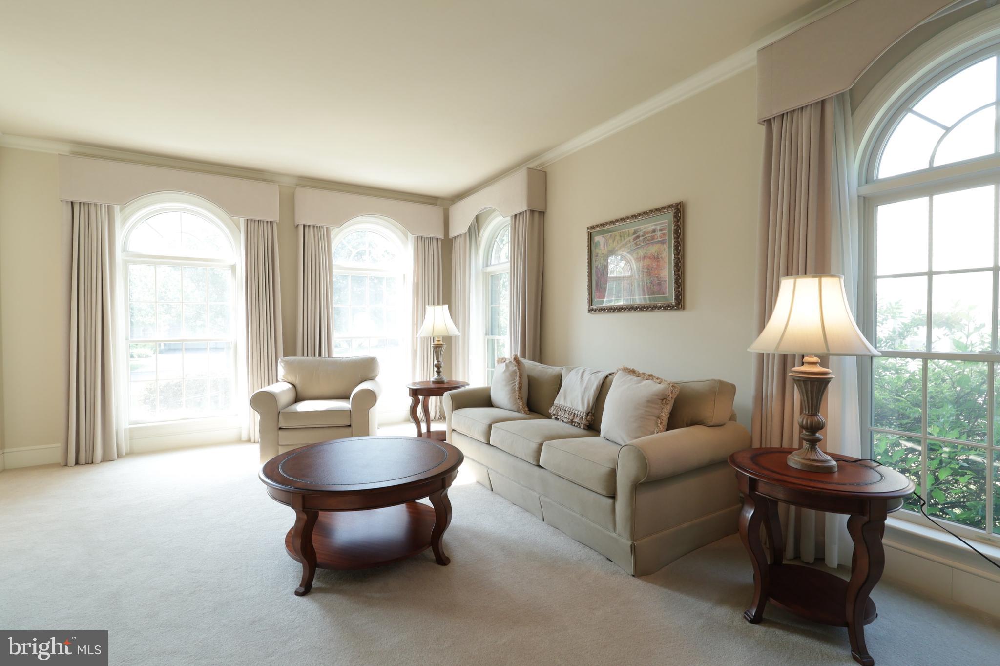 THOMPSON WOODS - Residential