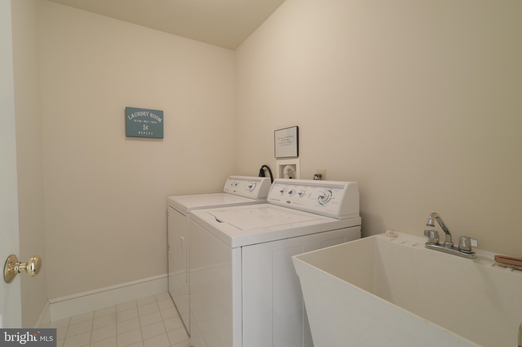 THOMPSON WOODS - Residential