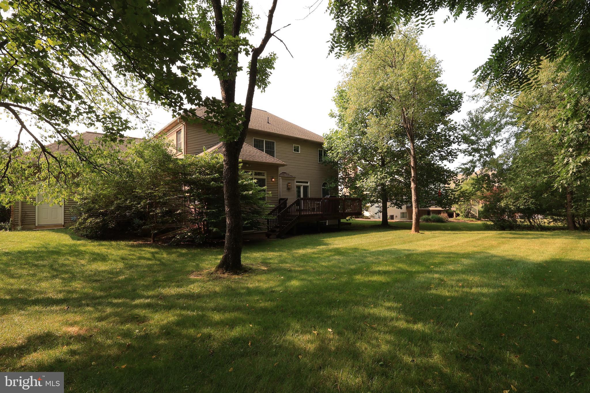 THOMPSON WOODS - Residential