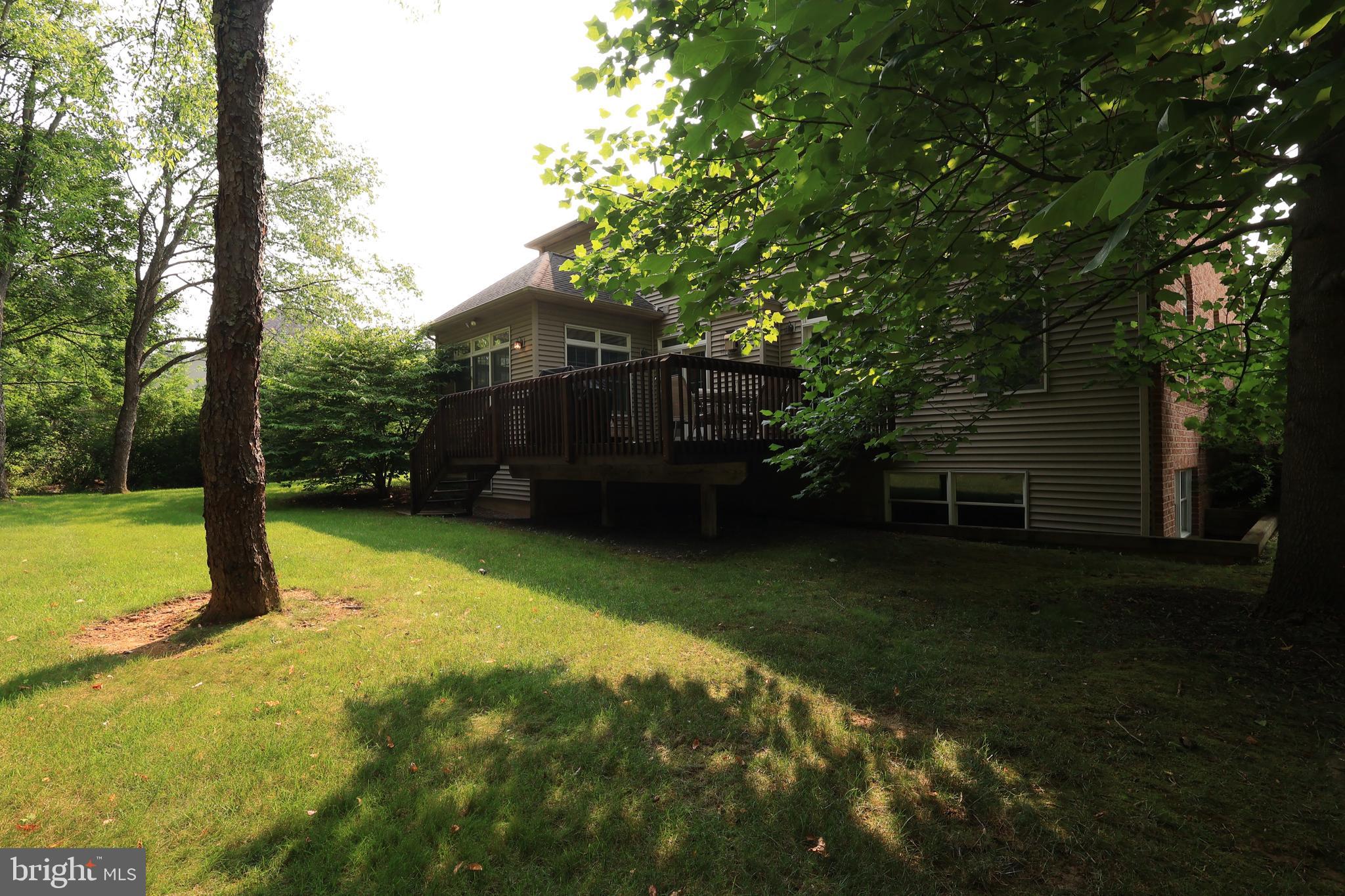 THOMPSON WOODS - Residential