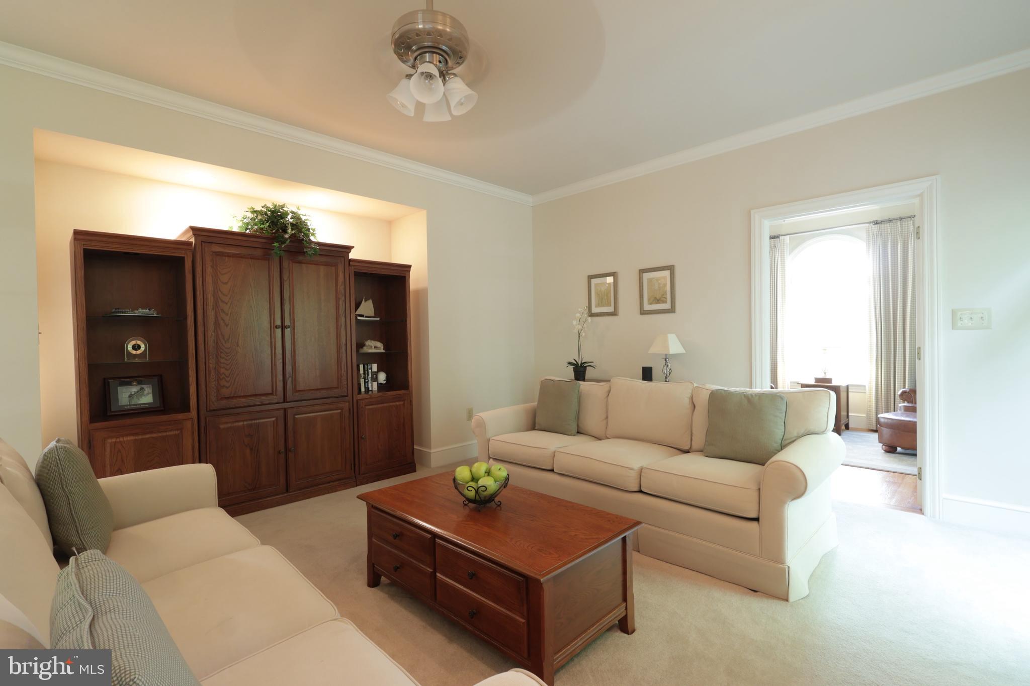 THOMPSON WOODS - Residential