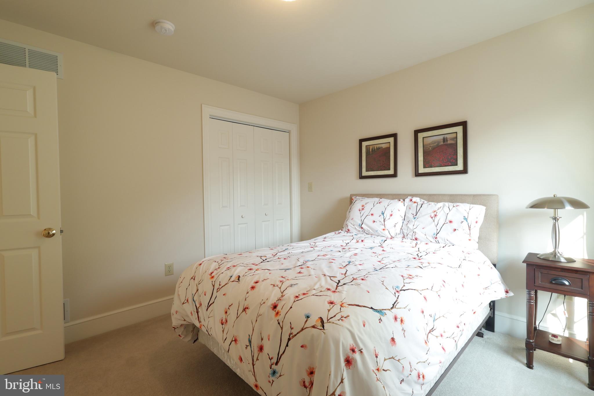 THOMPSON WOODS - Residential