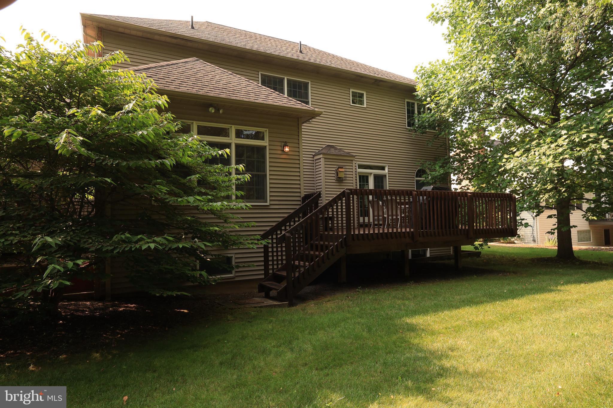 THOMPSON WOODS - Residential
