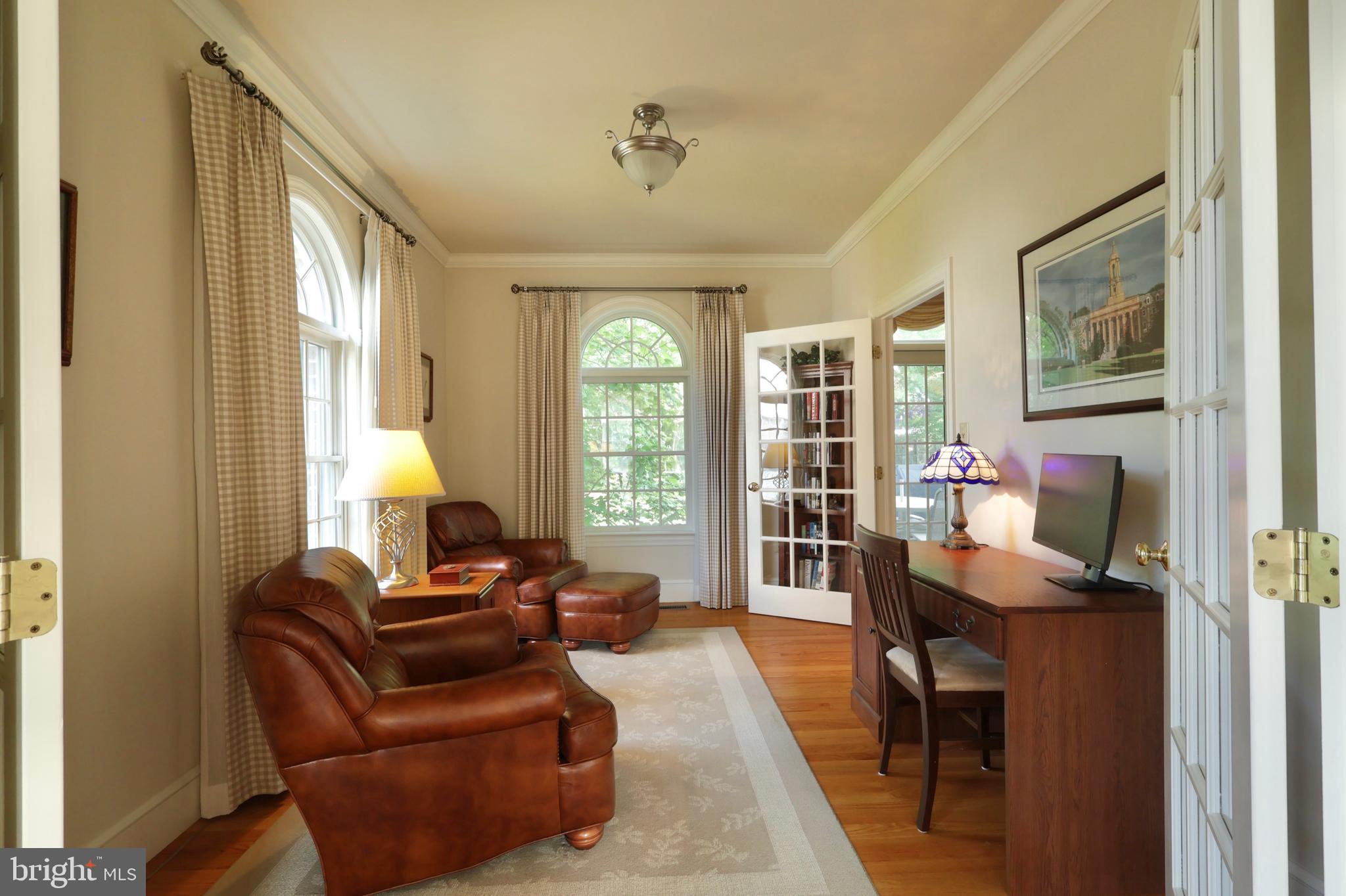 THOMPSON WOODS - Residential
