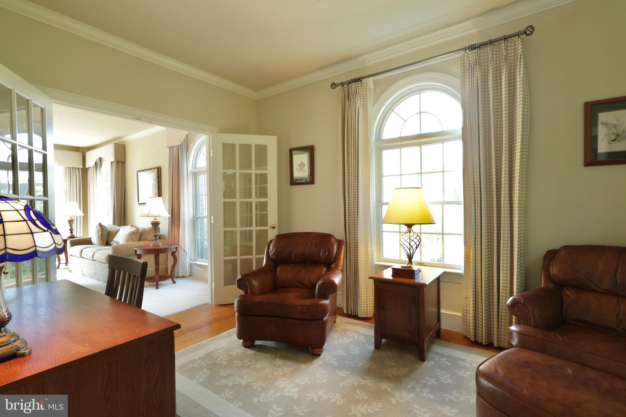 THOMPSON WOODS - Residential