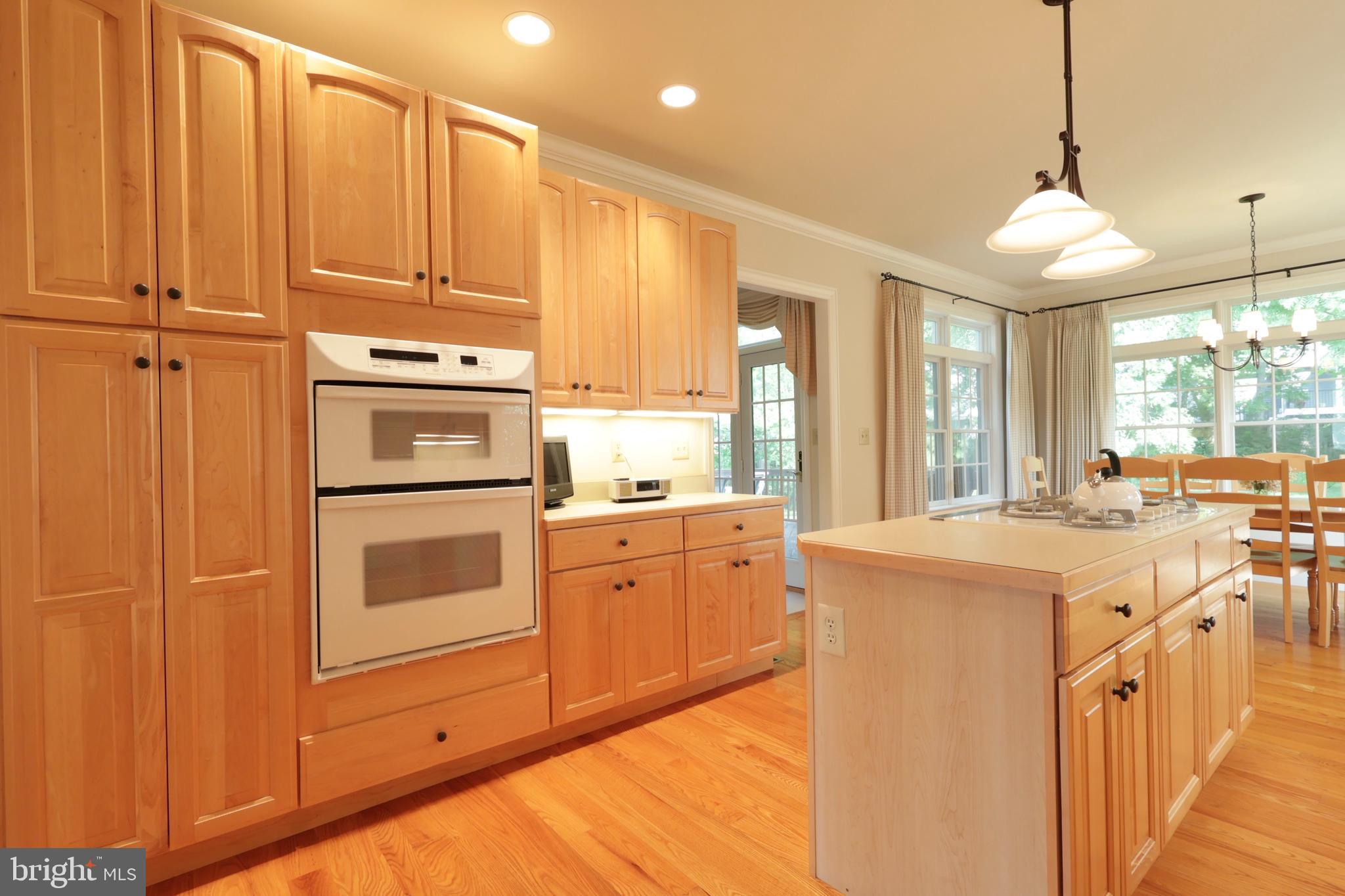 THOMPSON WOODS - Residential