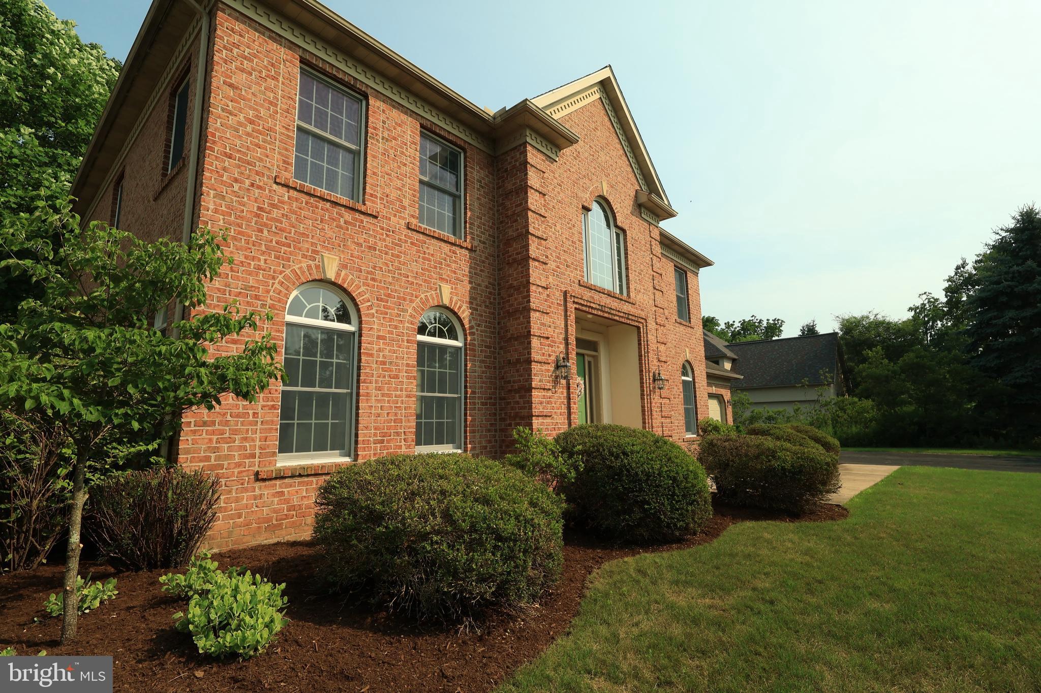 THOMPSON WOODS - Residential