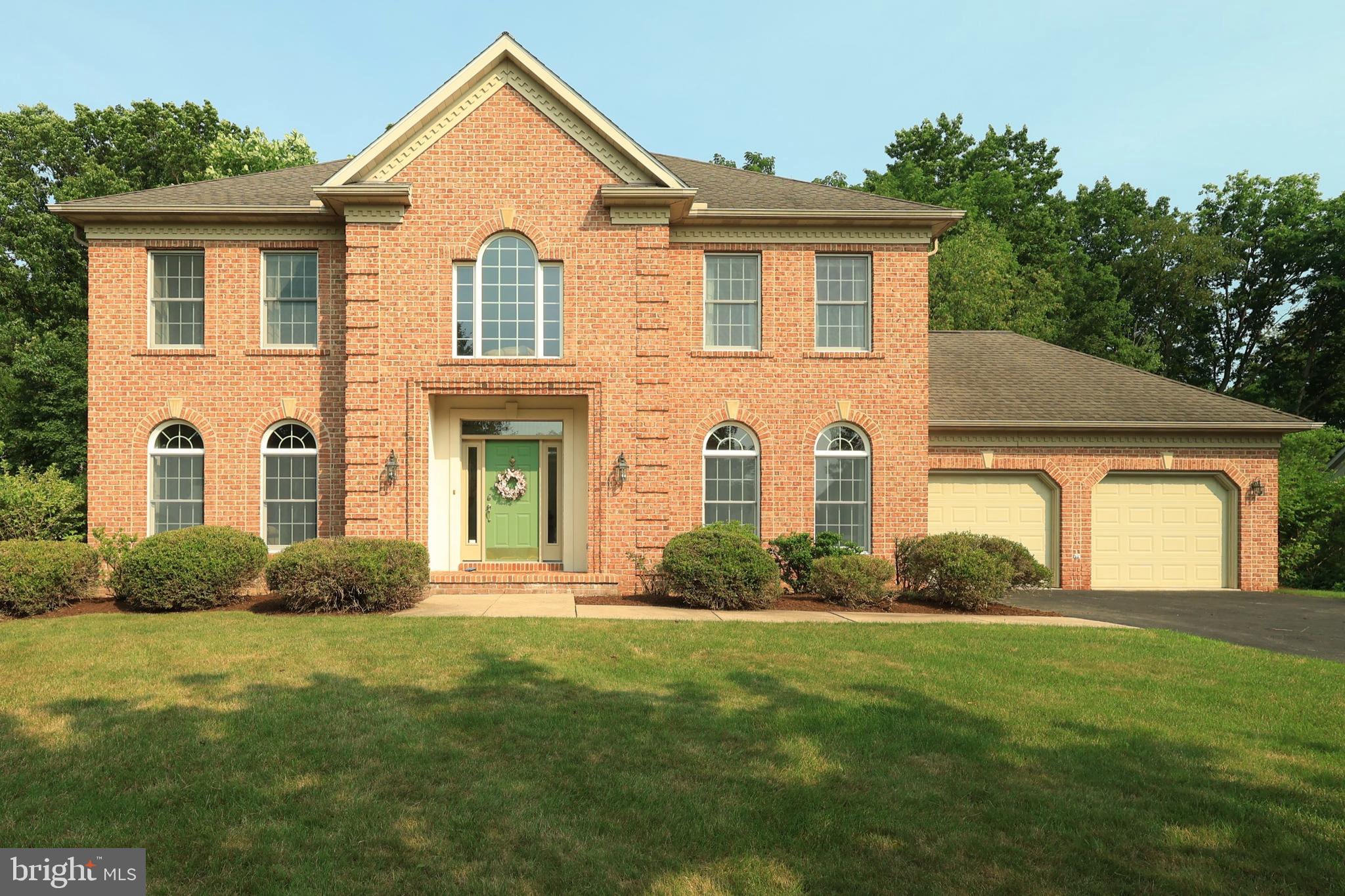 THOMPSON WOODS - Residential