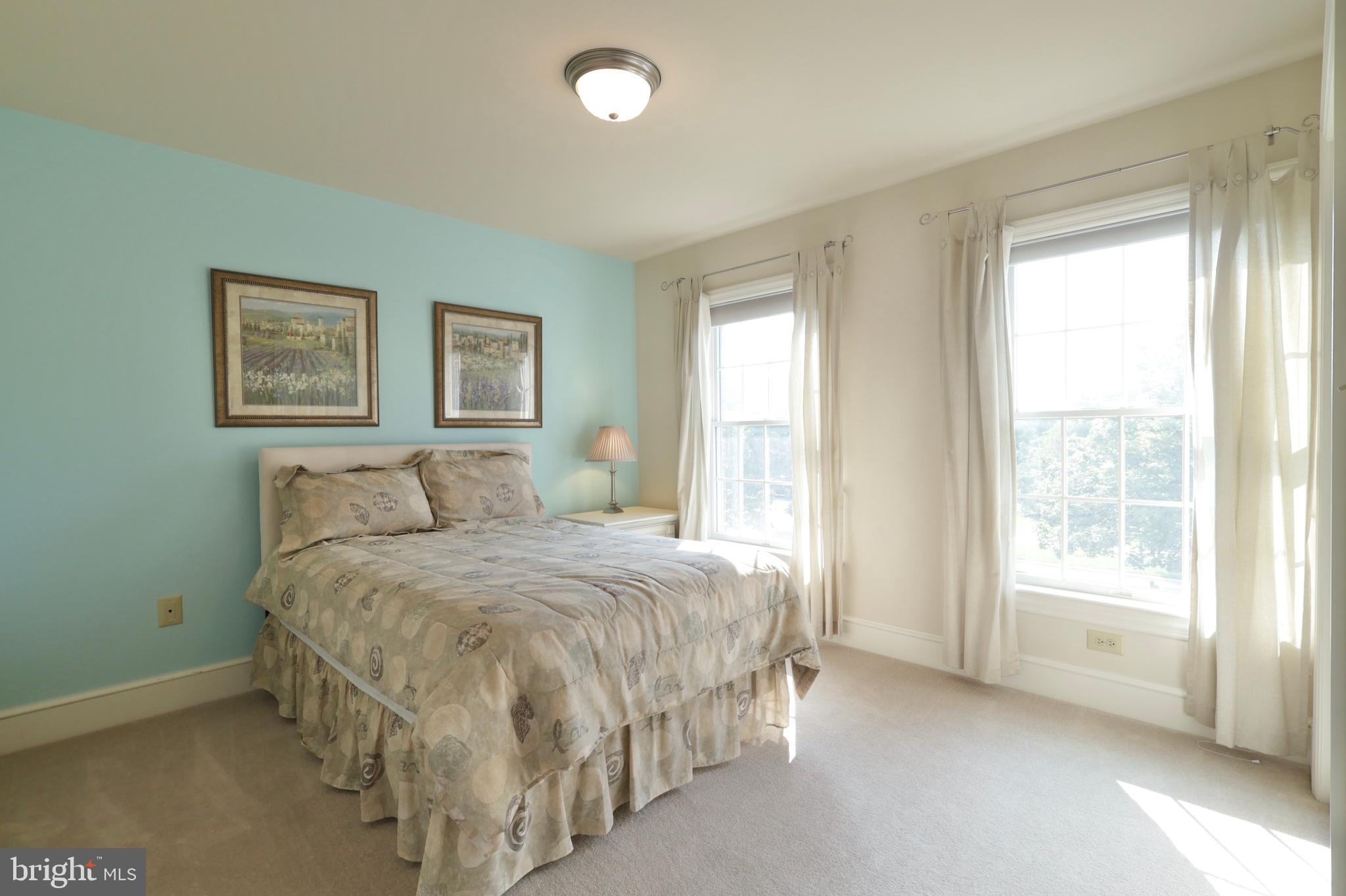 THOMPSON WOODS - Residential