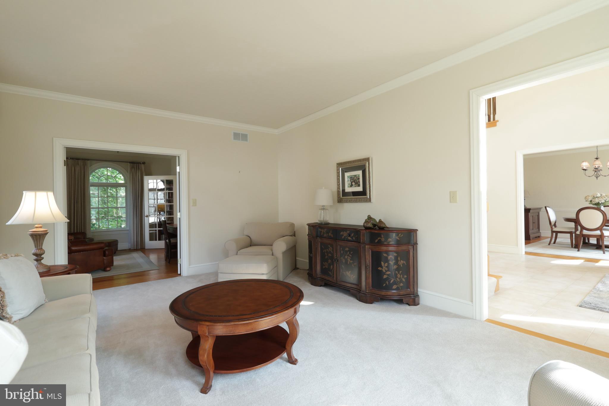 THOMPSON WOODS - Residential