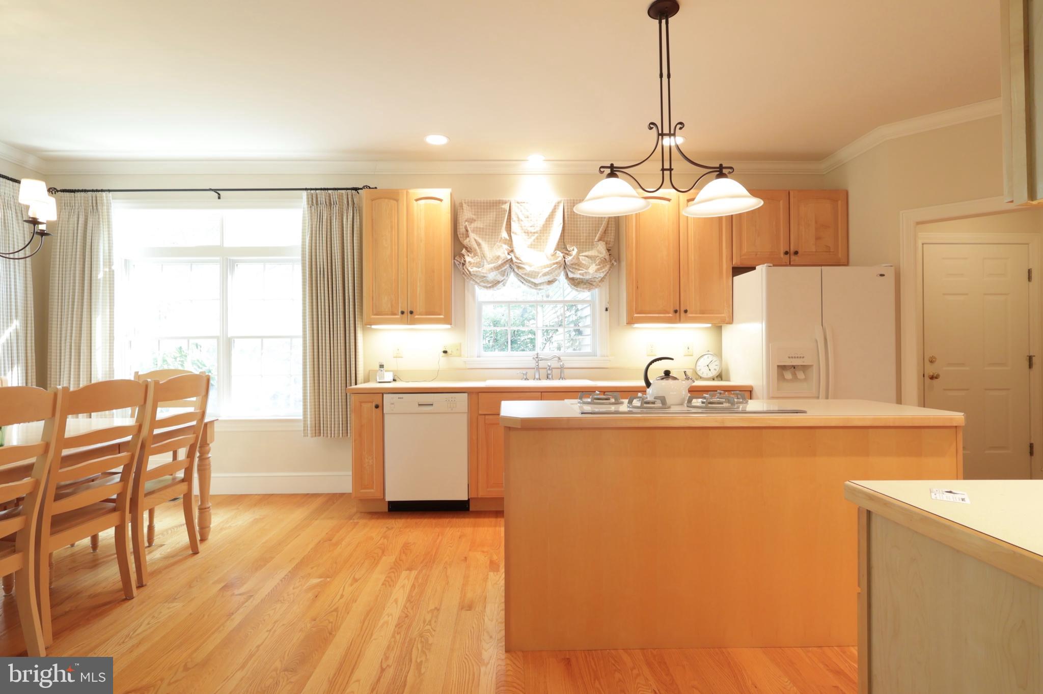 THOMPSON WOODS - Residential