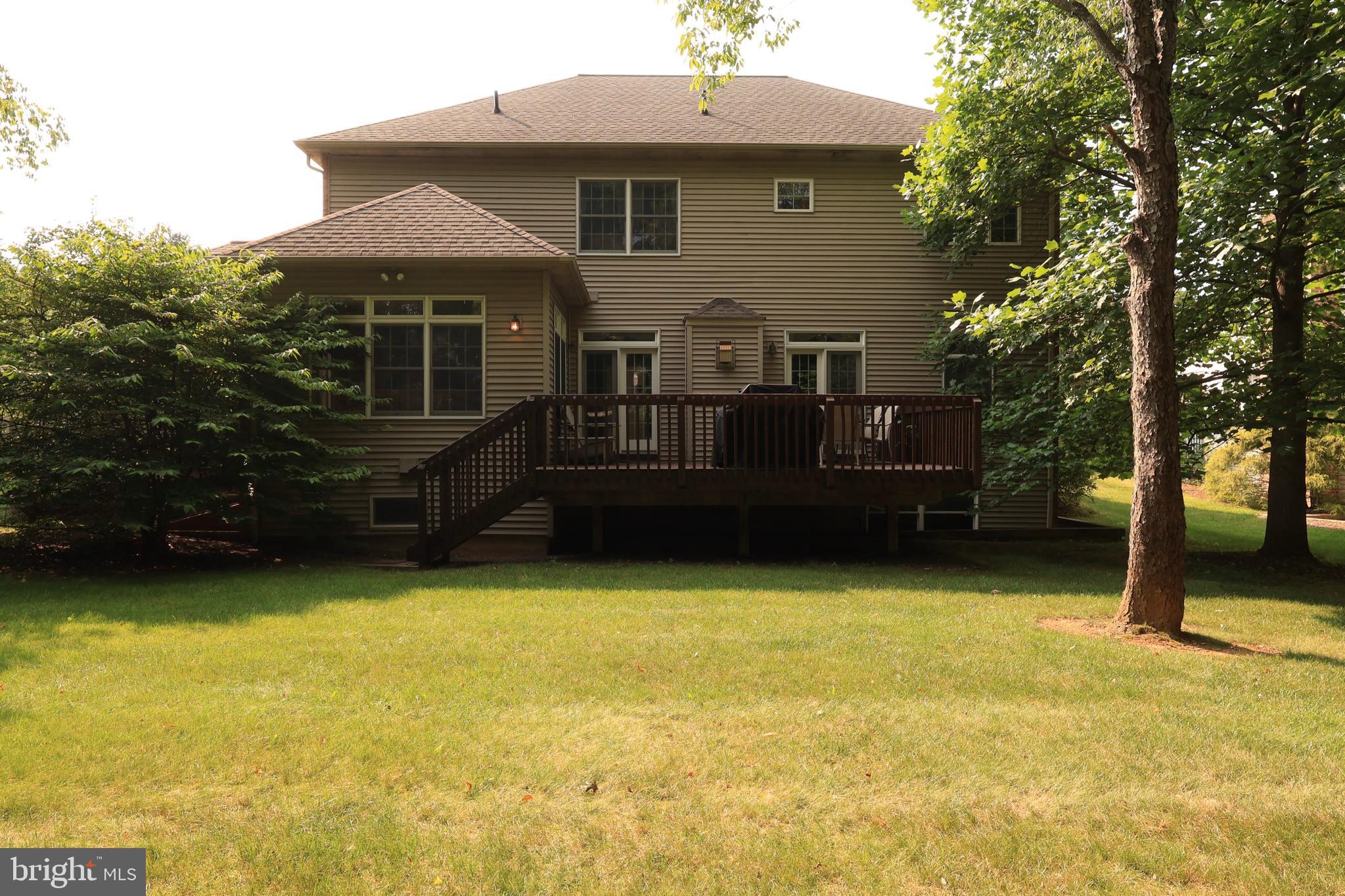 THOMPSON WOODS - Residential