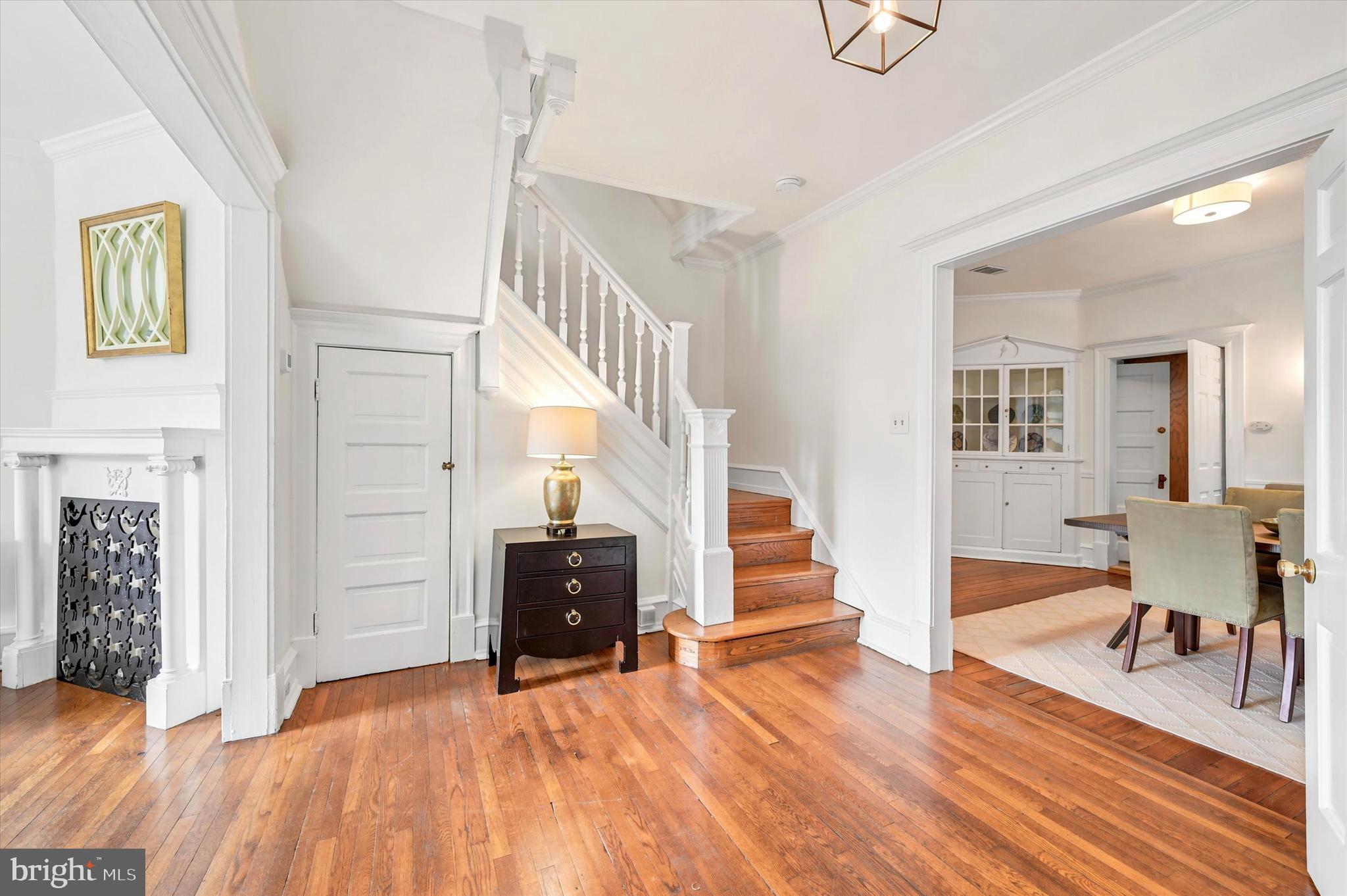 CHESTNUT HILL - Residential