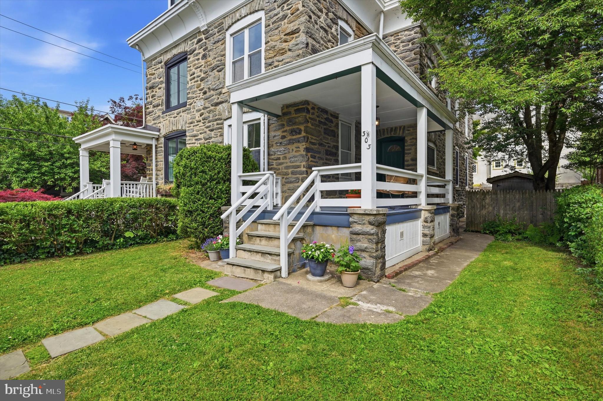 CHESTNUT HILL - Residential