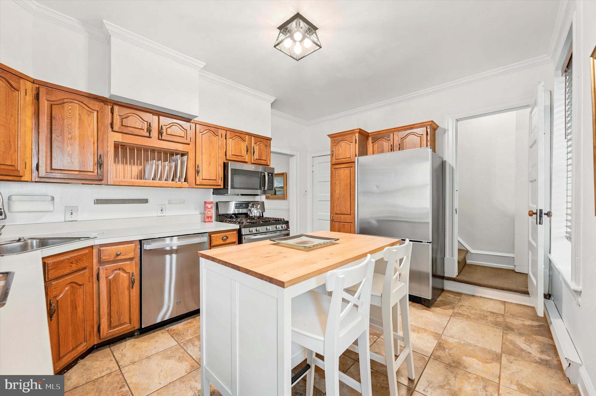 CHESTNUT HILL - Residential