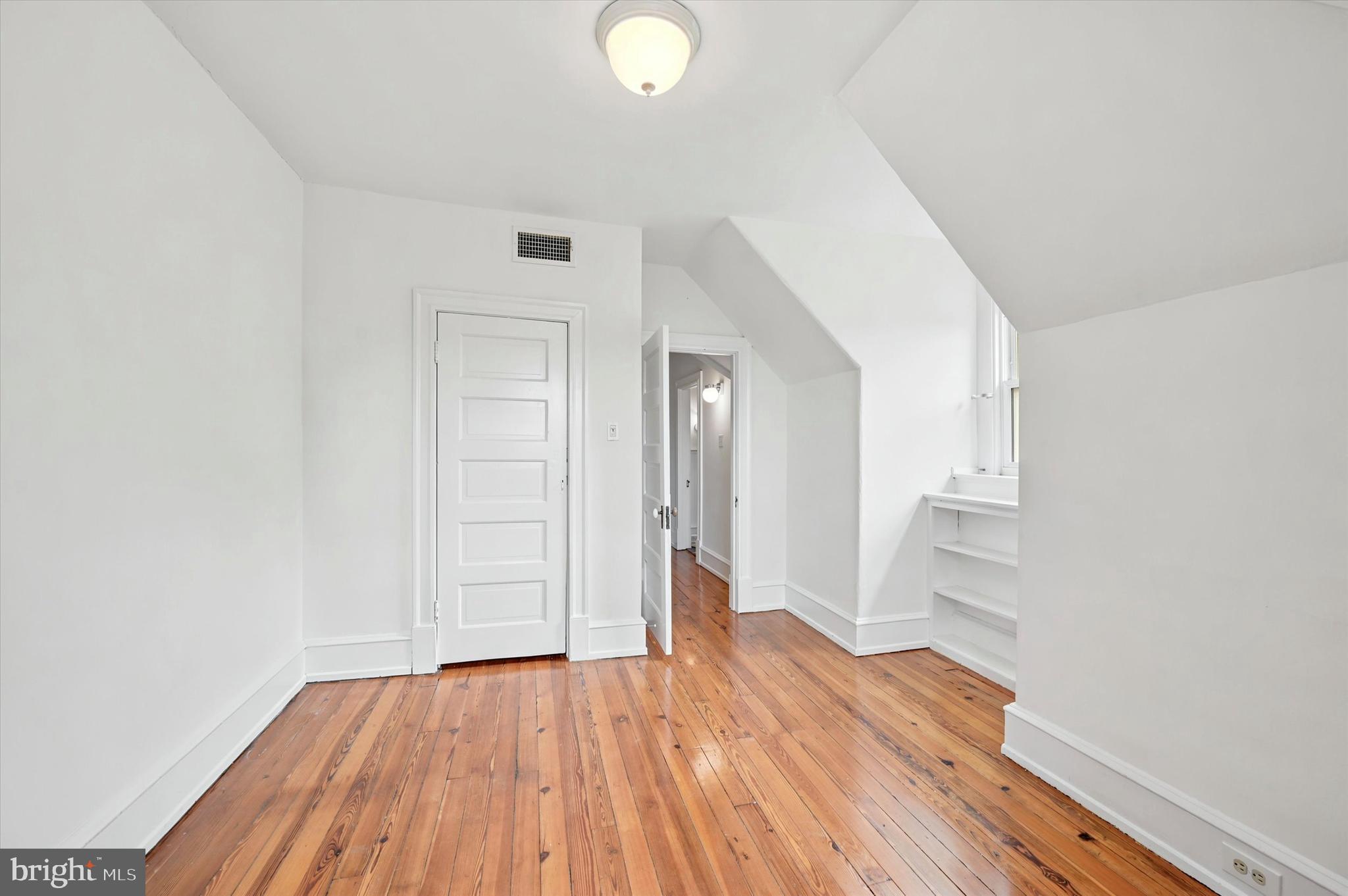 CHESTNUT HILL - Residential