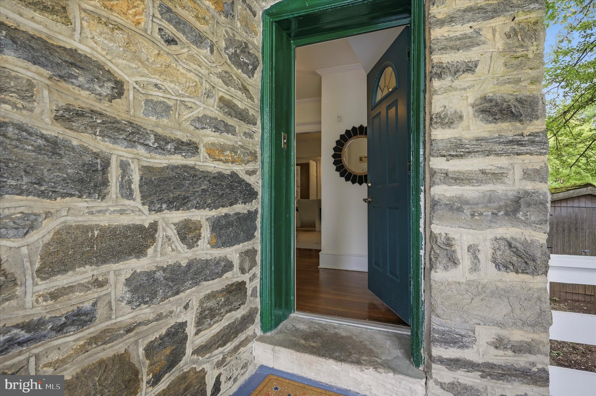 CHESTNUT HILL - Residential