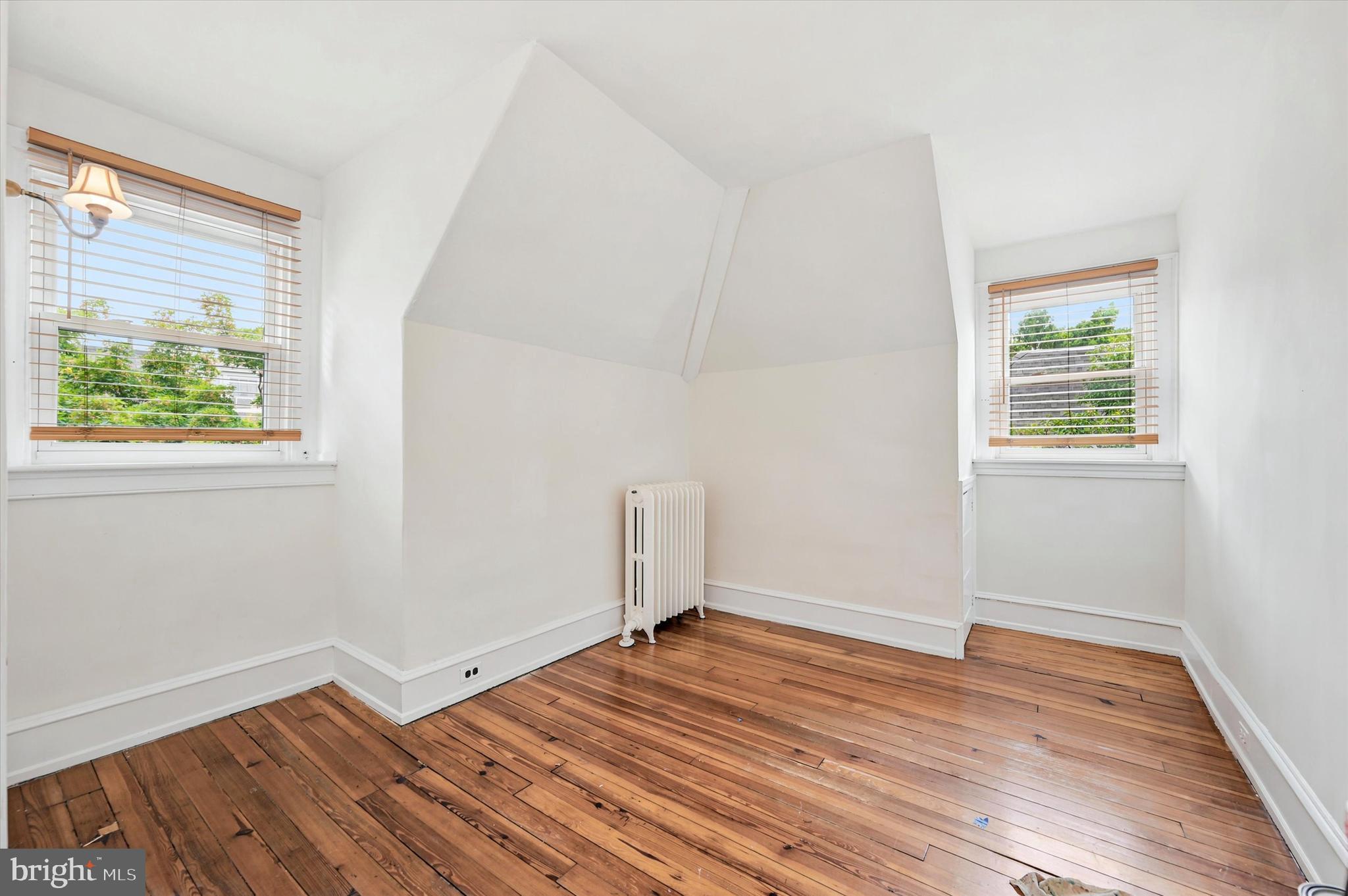 CHESTNUT HILL - Residential