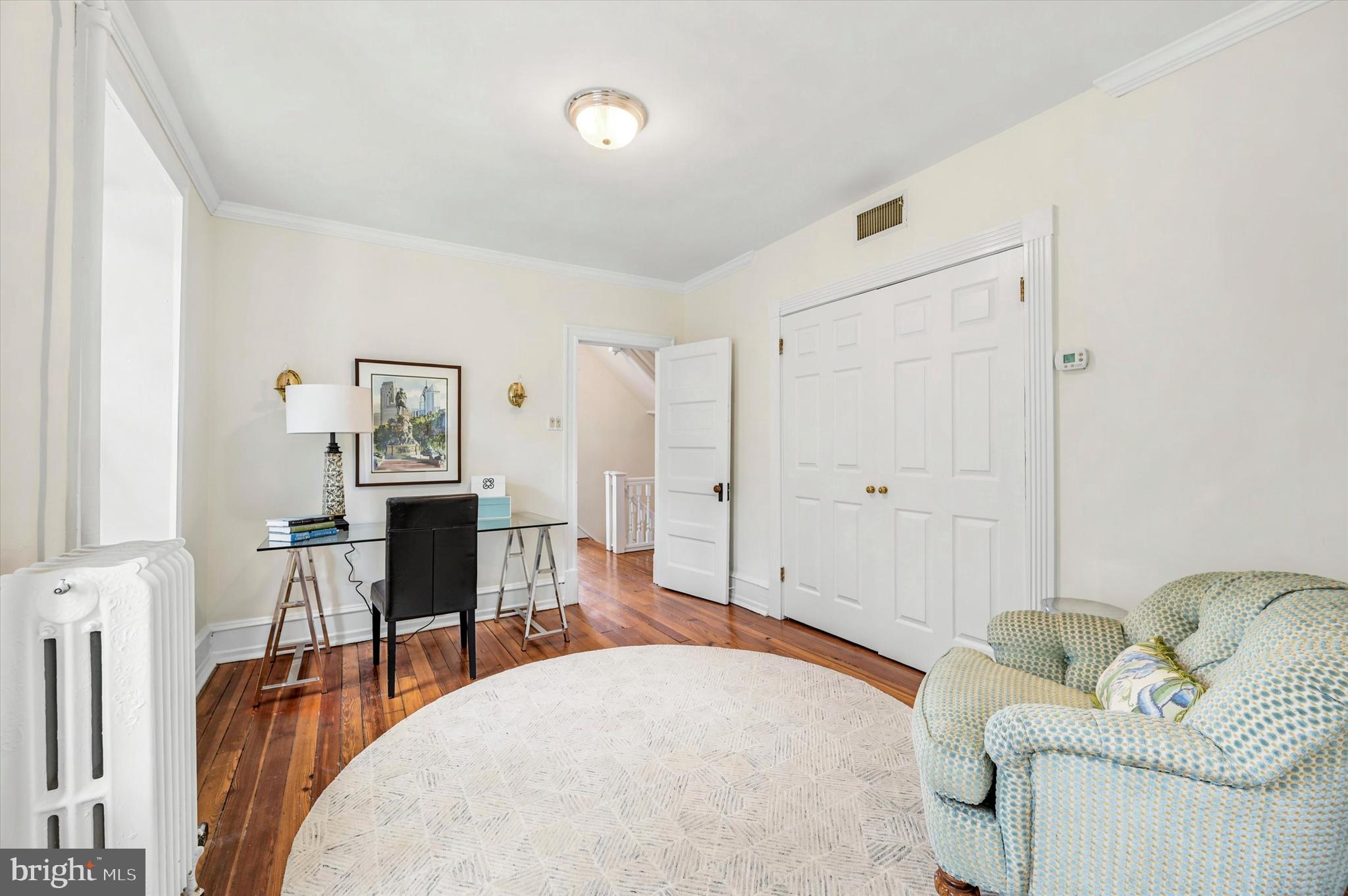 CHESTNUT HILL - Residential