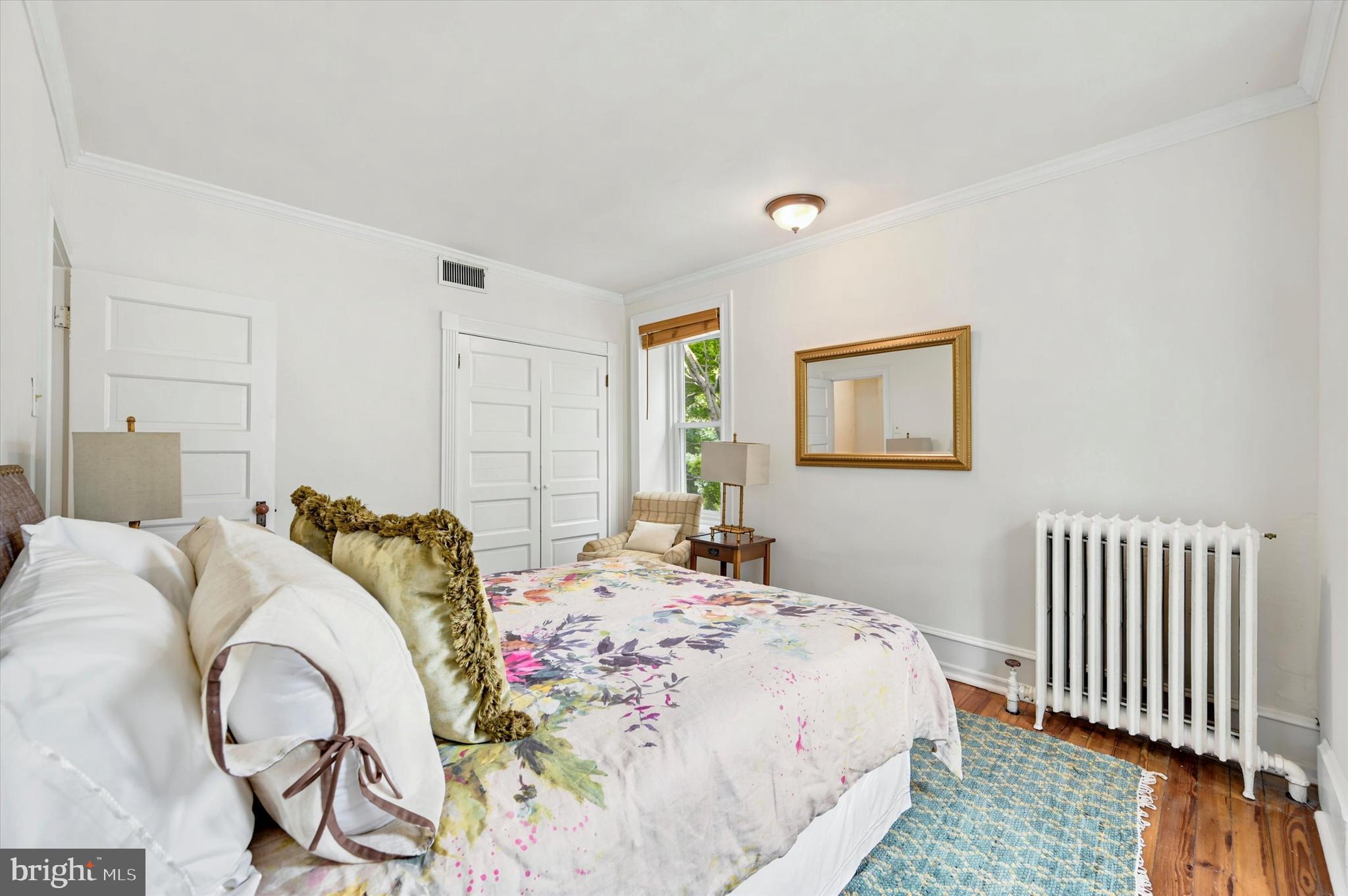 CHESTNUT HILL - Residential