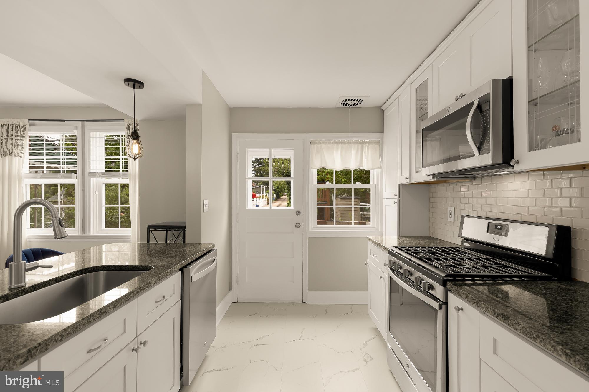 ACADEMY HEIGHTS - Residential
