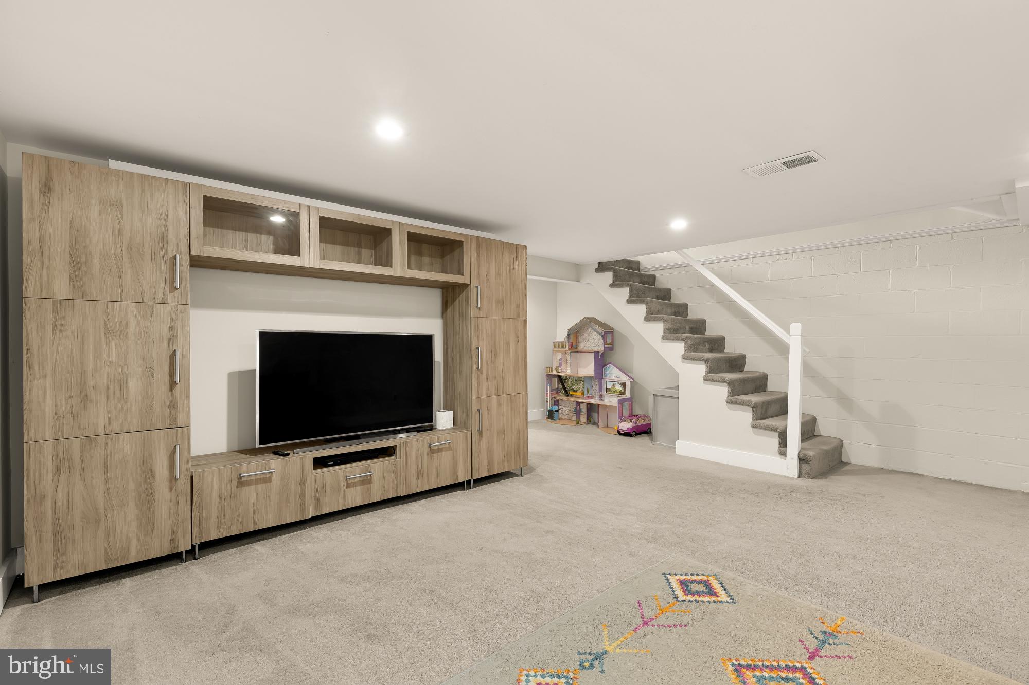 ACADEMY HEIGHTS - Residential