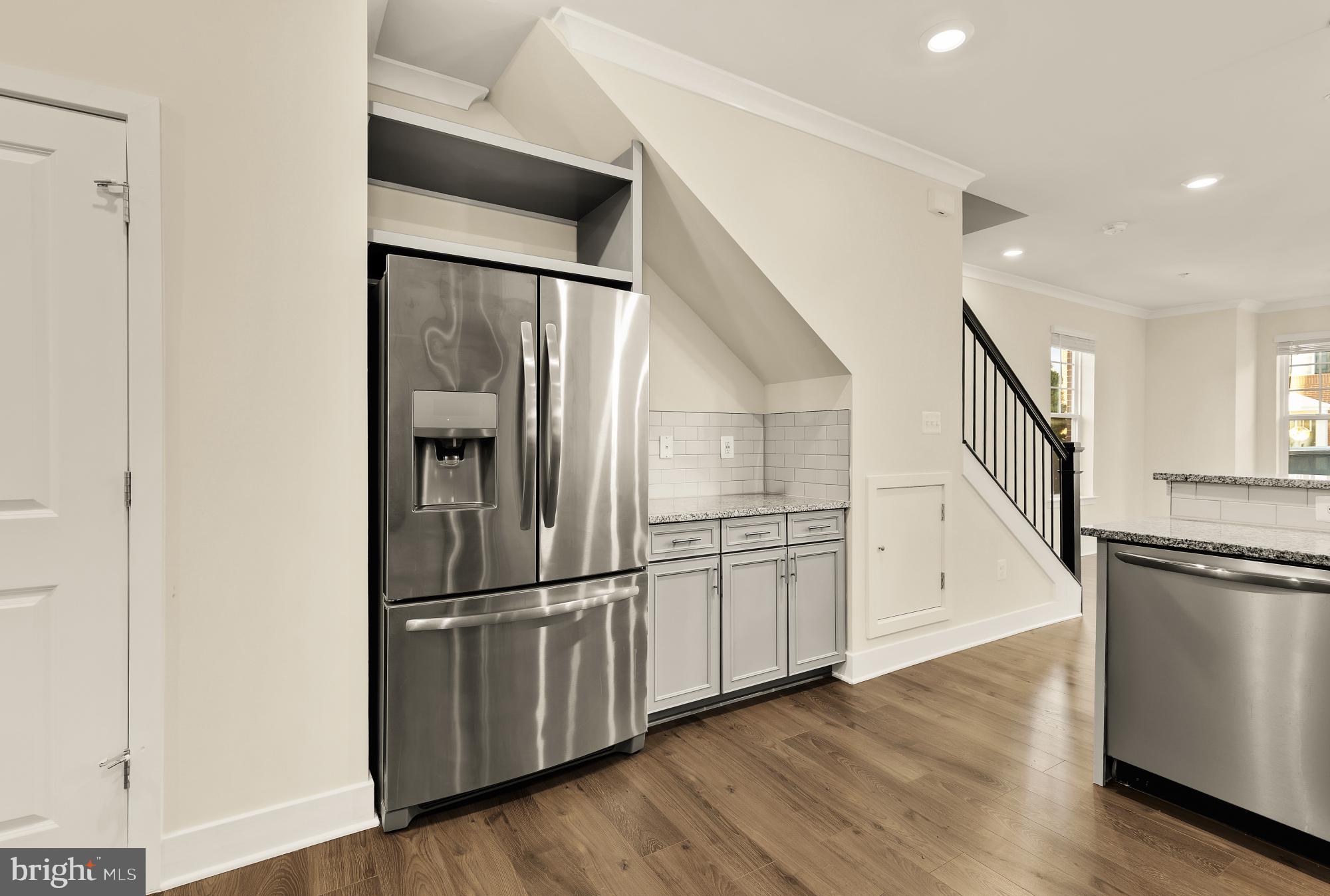BLUE STREAM - Residential Lease