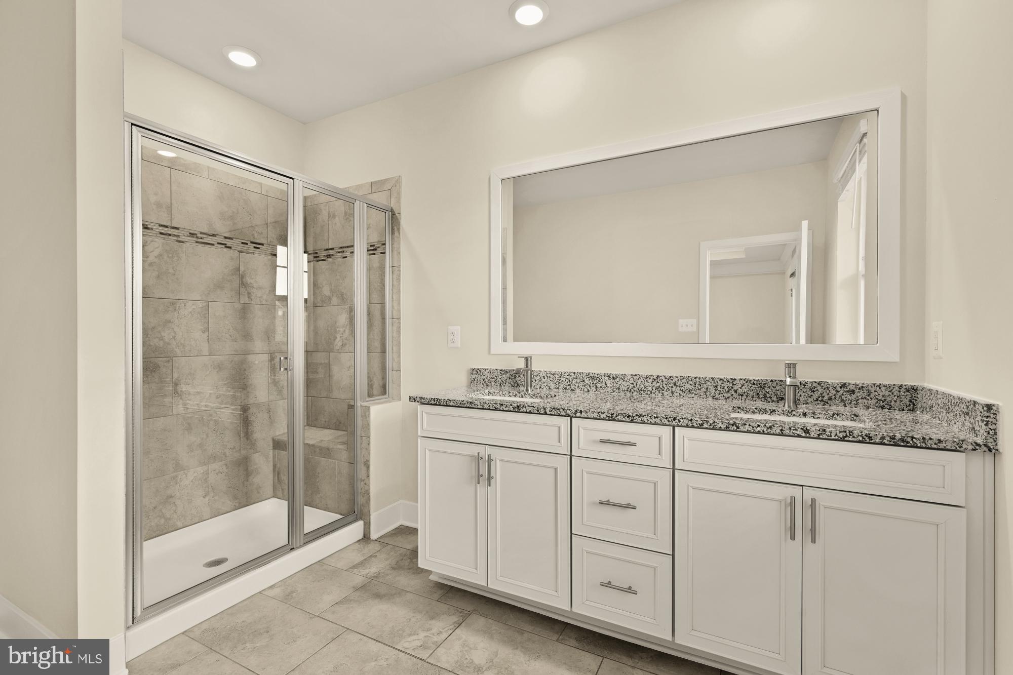 BLUE STREAM - Residential Lease
