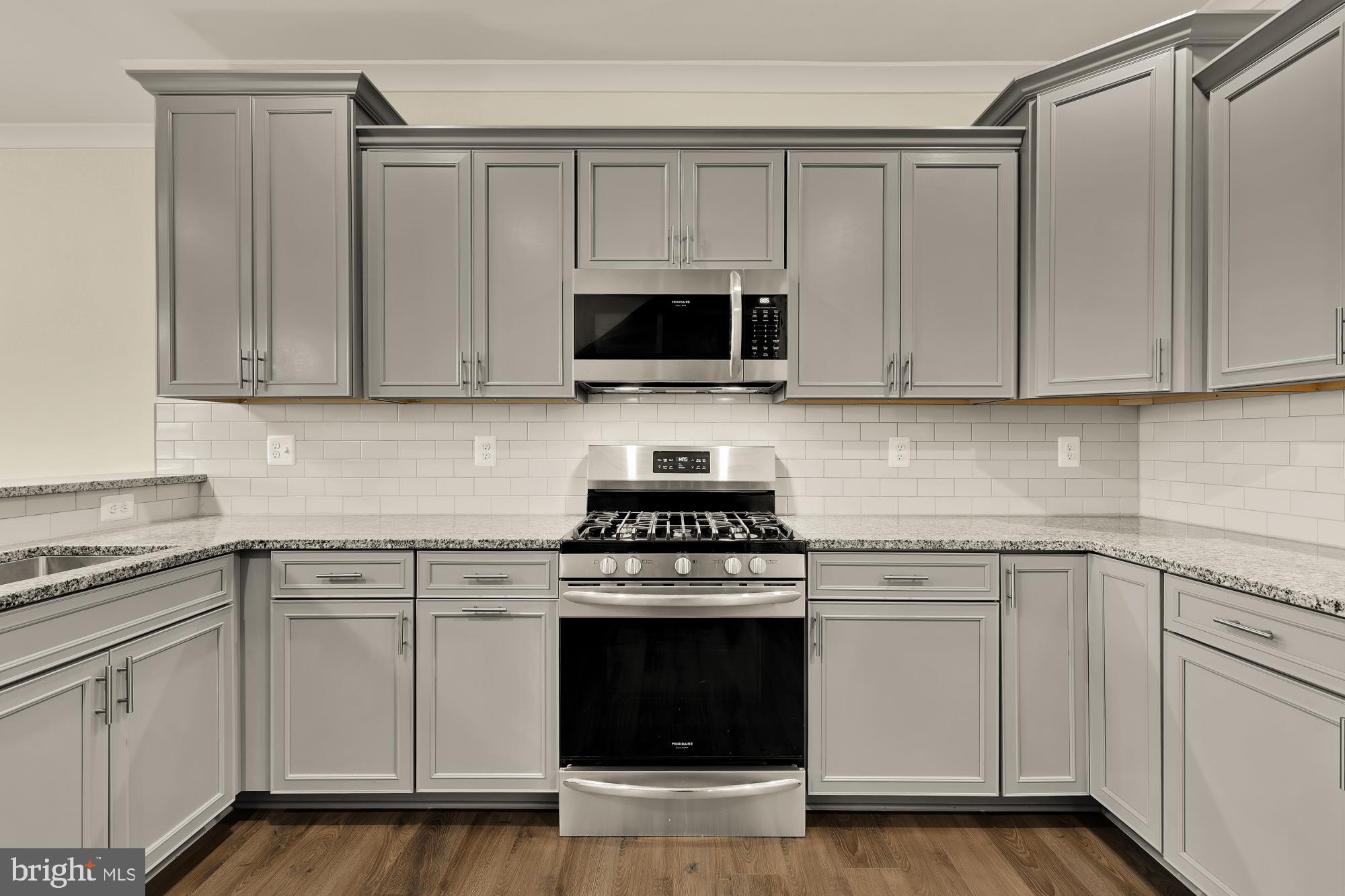 BLUE STREAM - Residential Lease