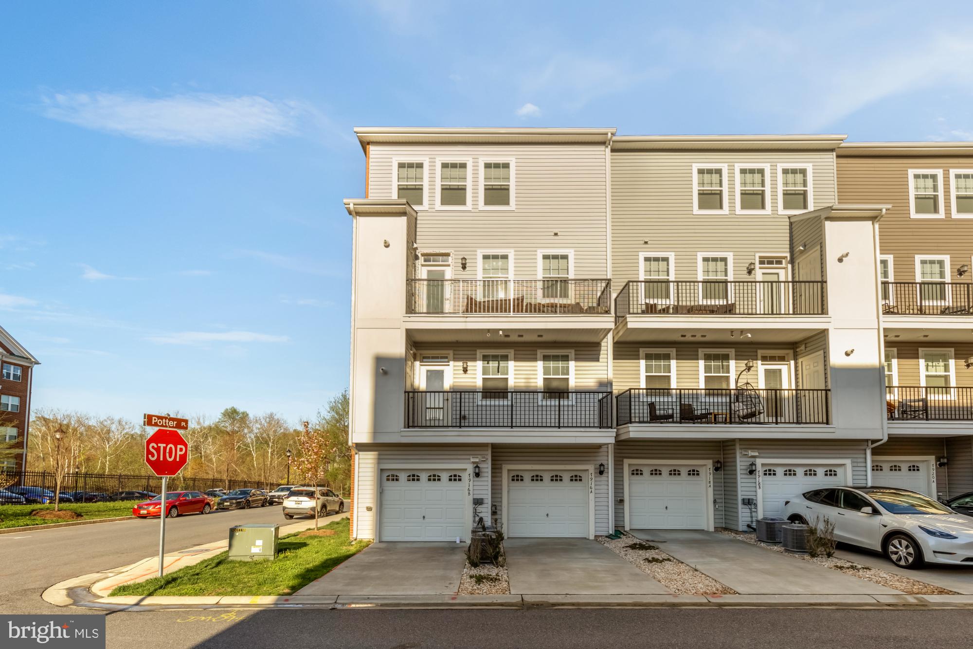 BLUE STREAM - Residential Lease