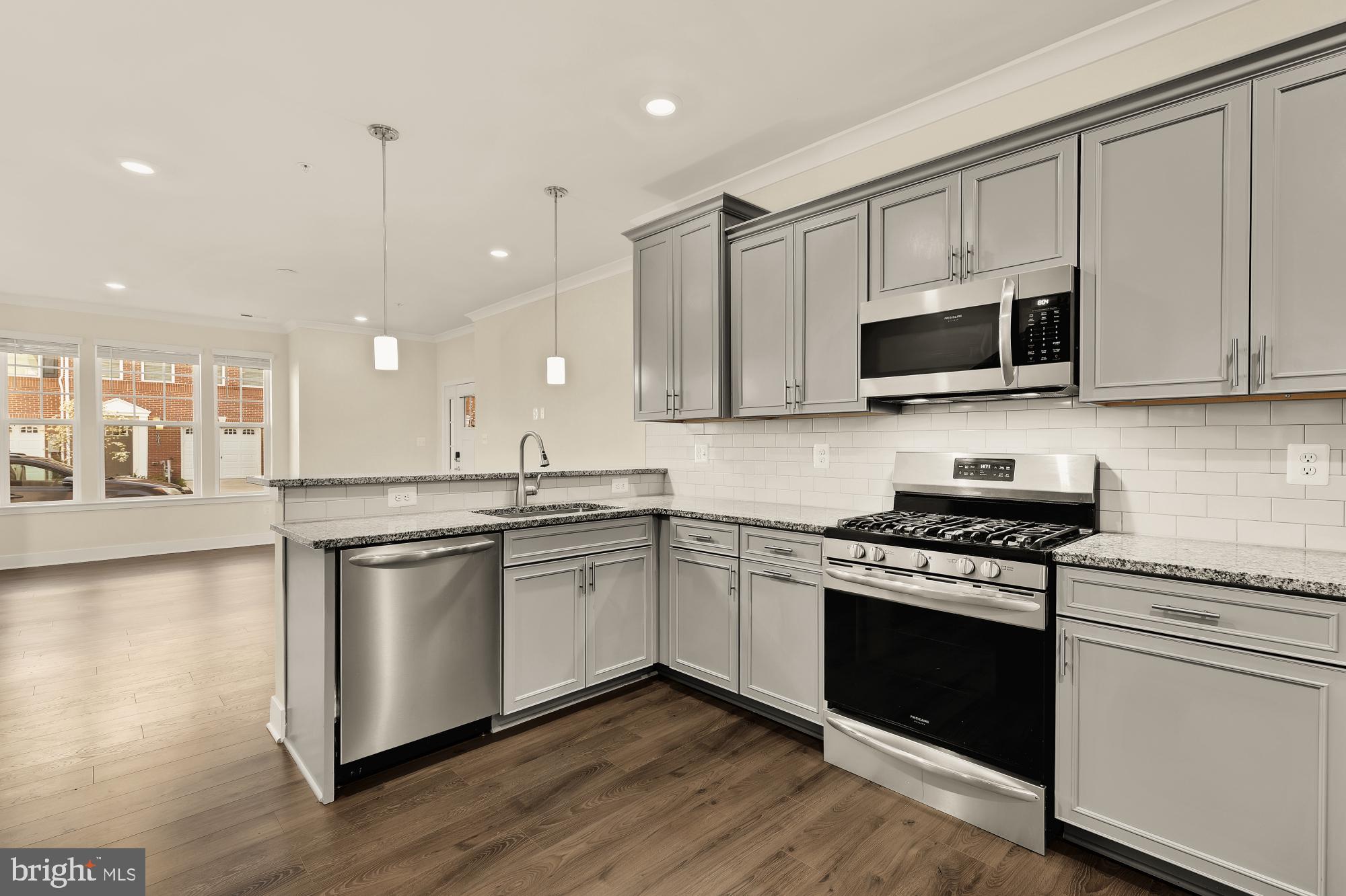 BLUE STREAM - Residential Lease