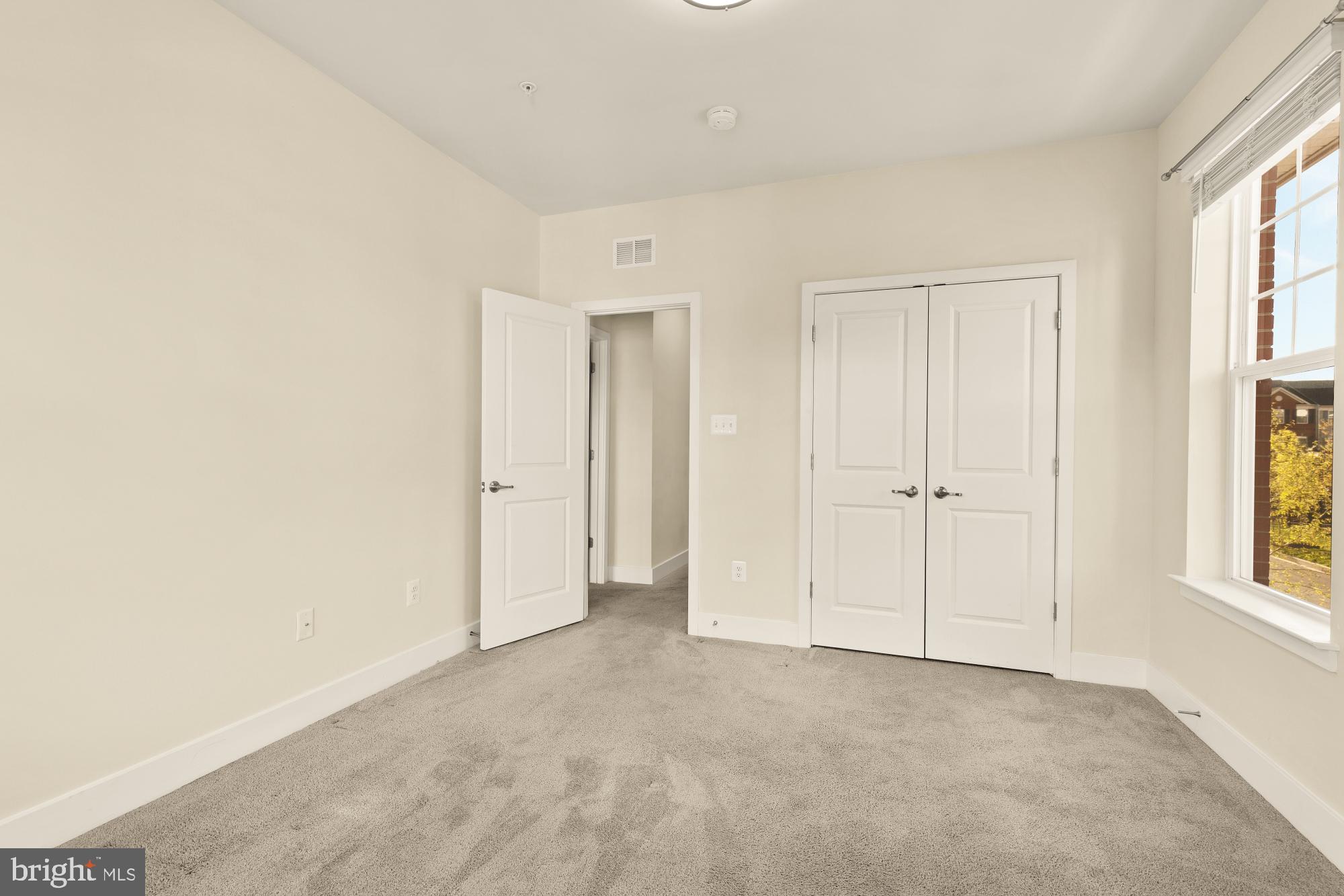 BLUE STREAM - Residential Lease