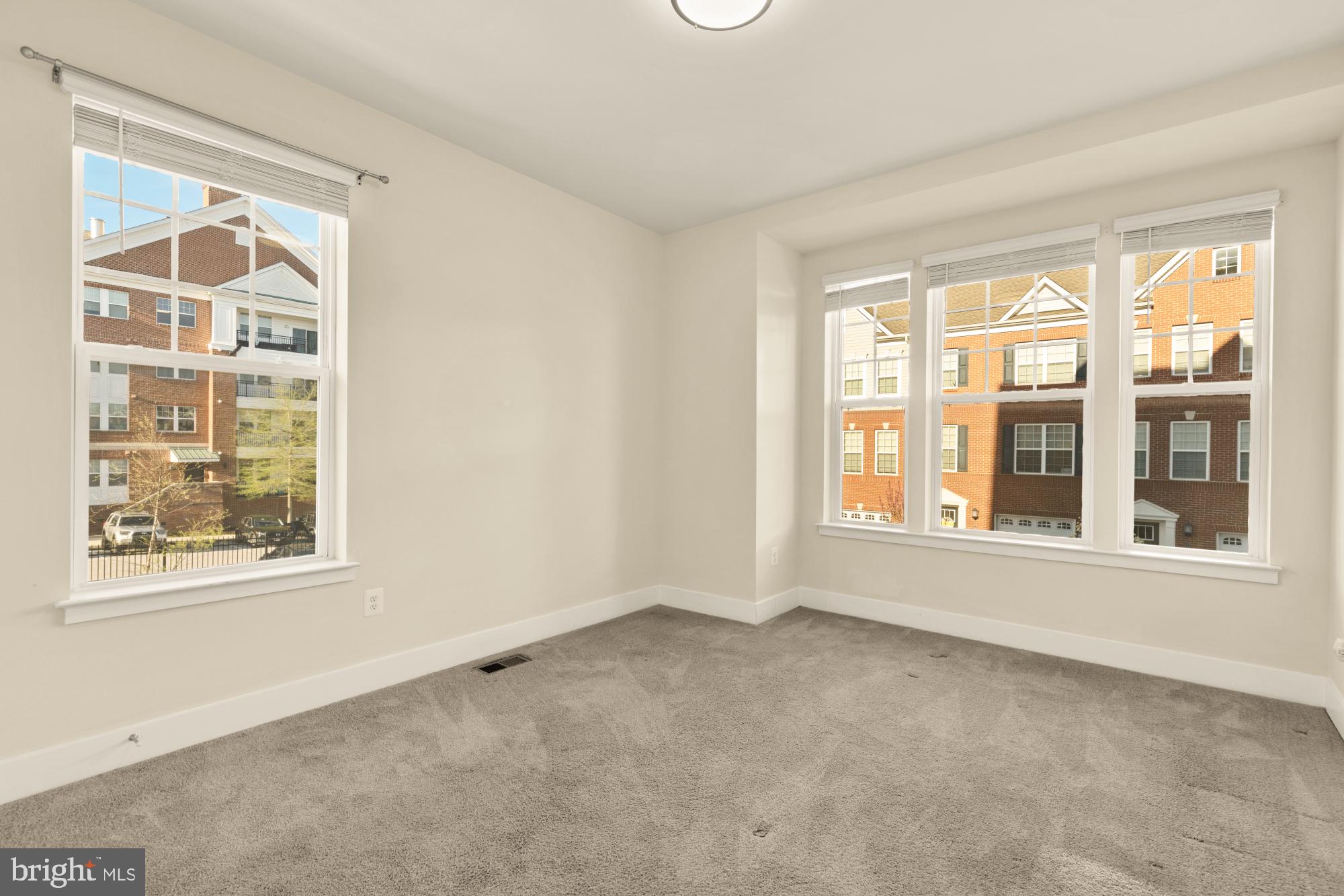 BLUE STREAM - Residential Lease