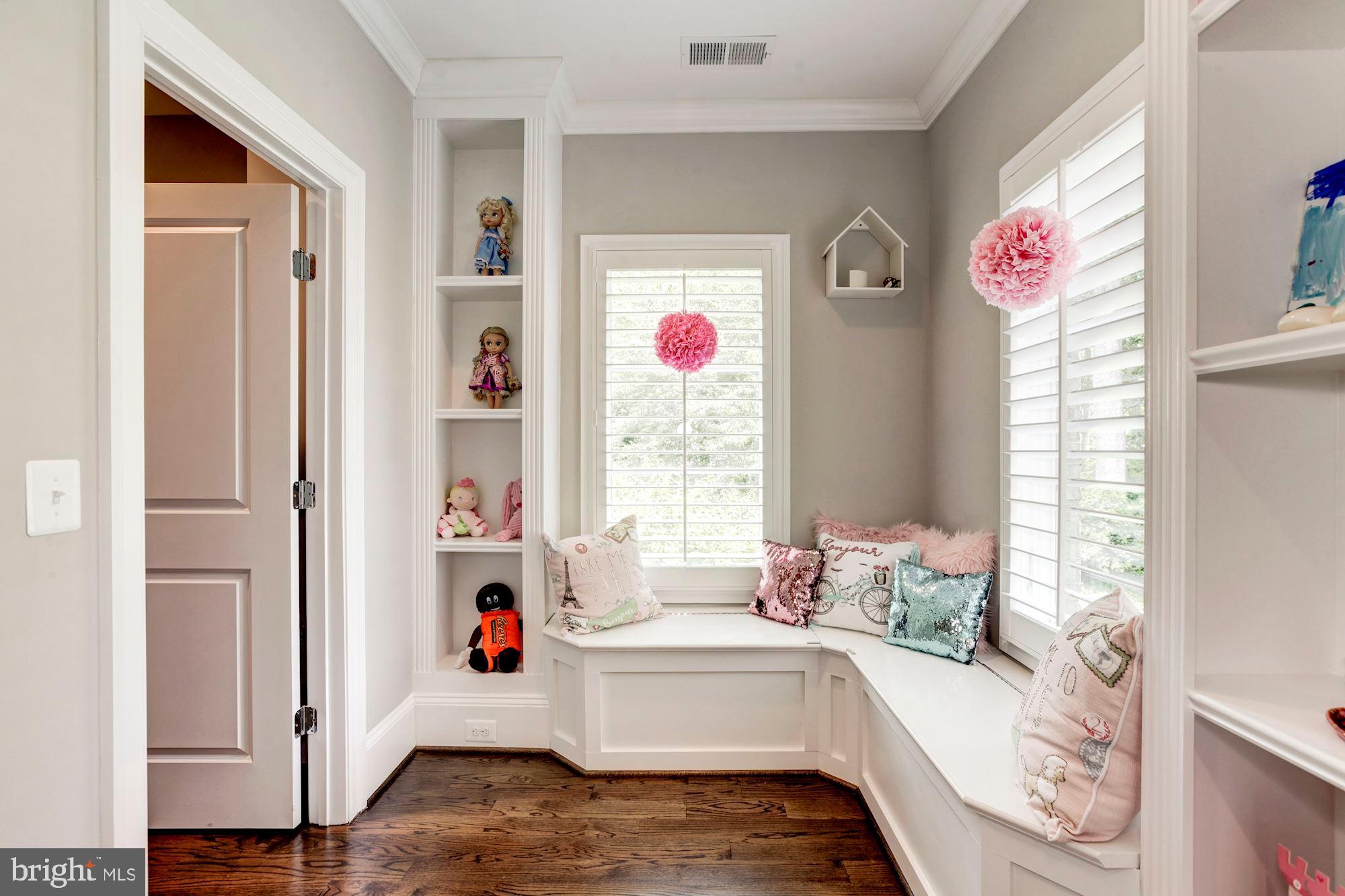 WOODHAVEN - Residential