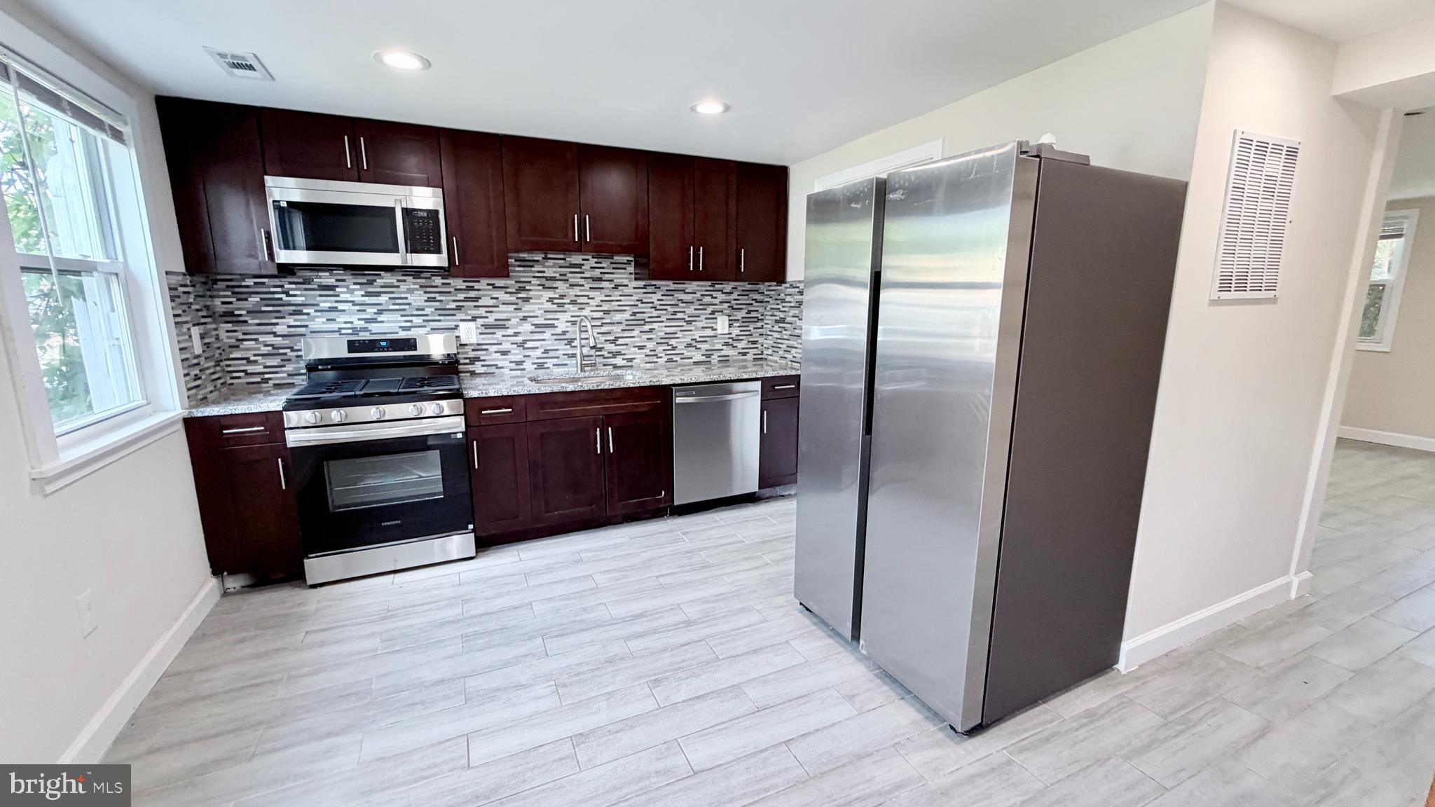RIVERVIEW - Residential