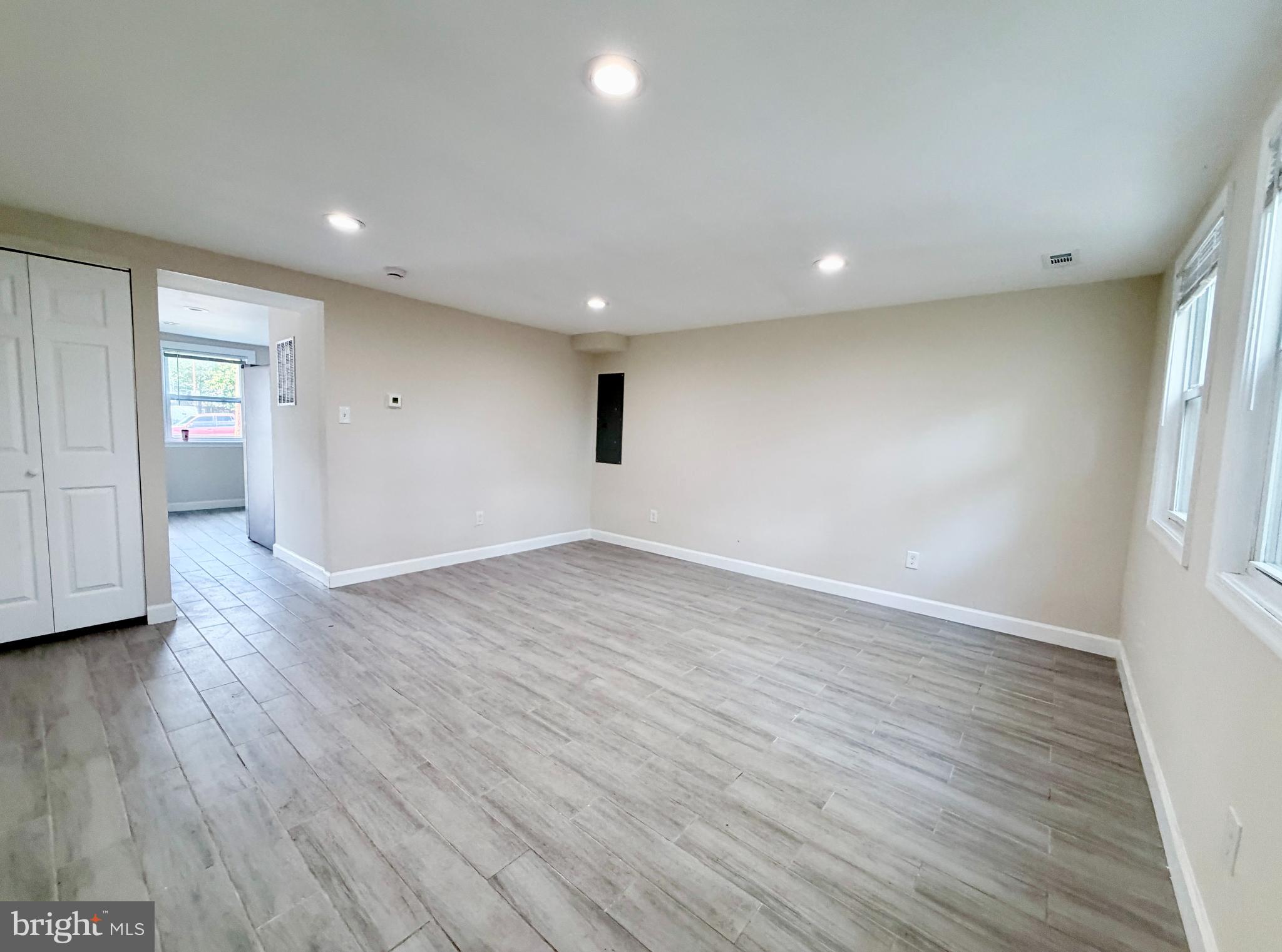RIVERVIEW - Residential