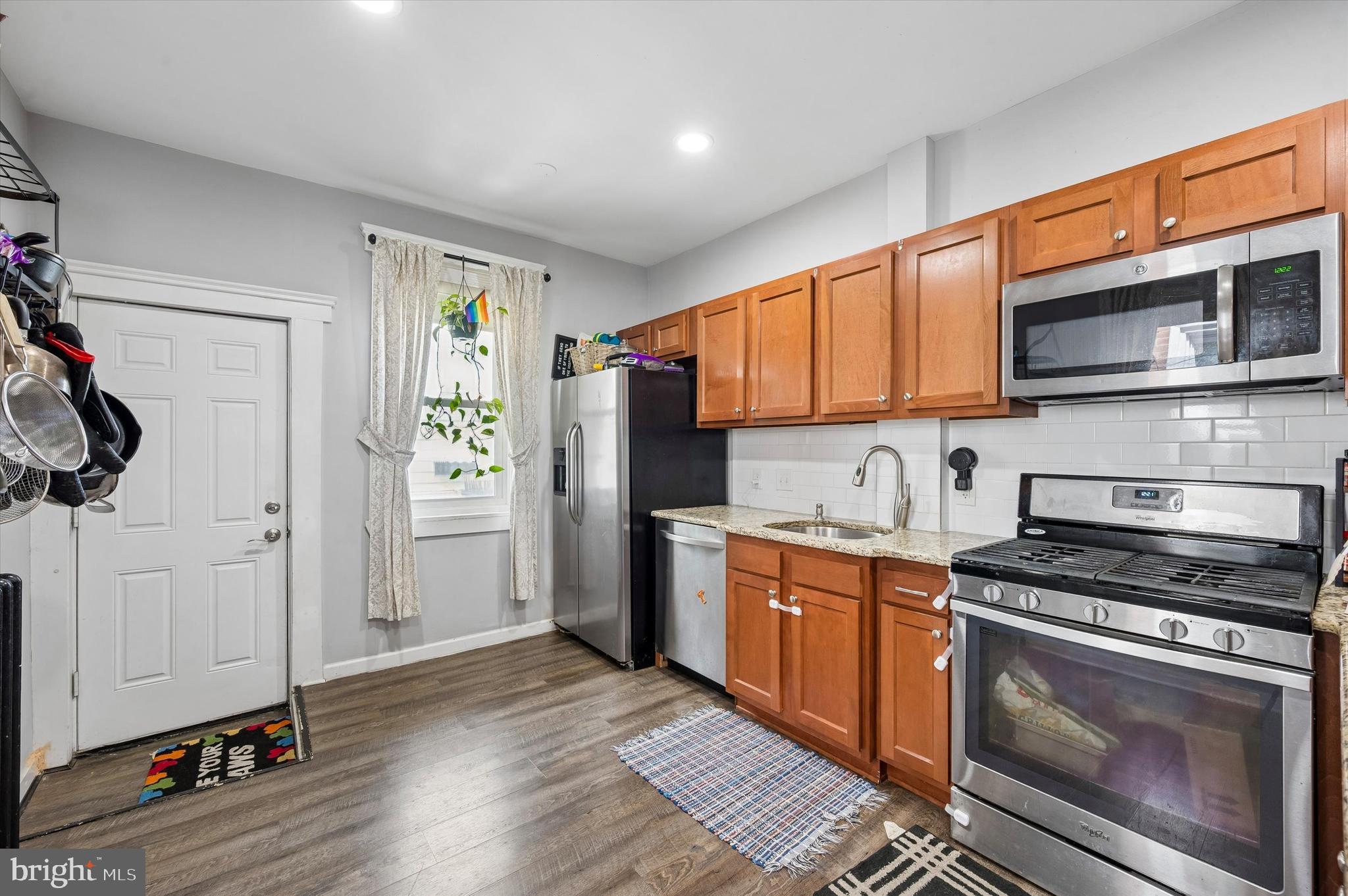 PORT RICHMOND - Residential