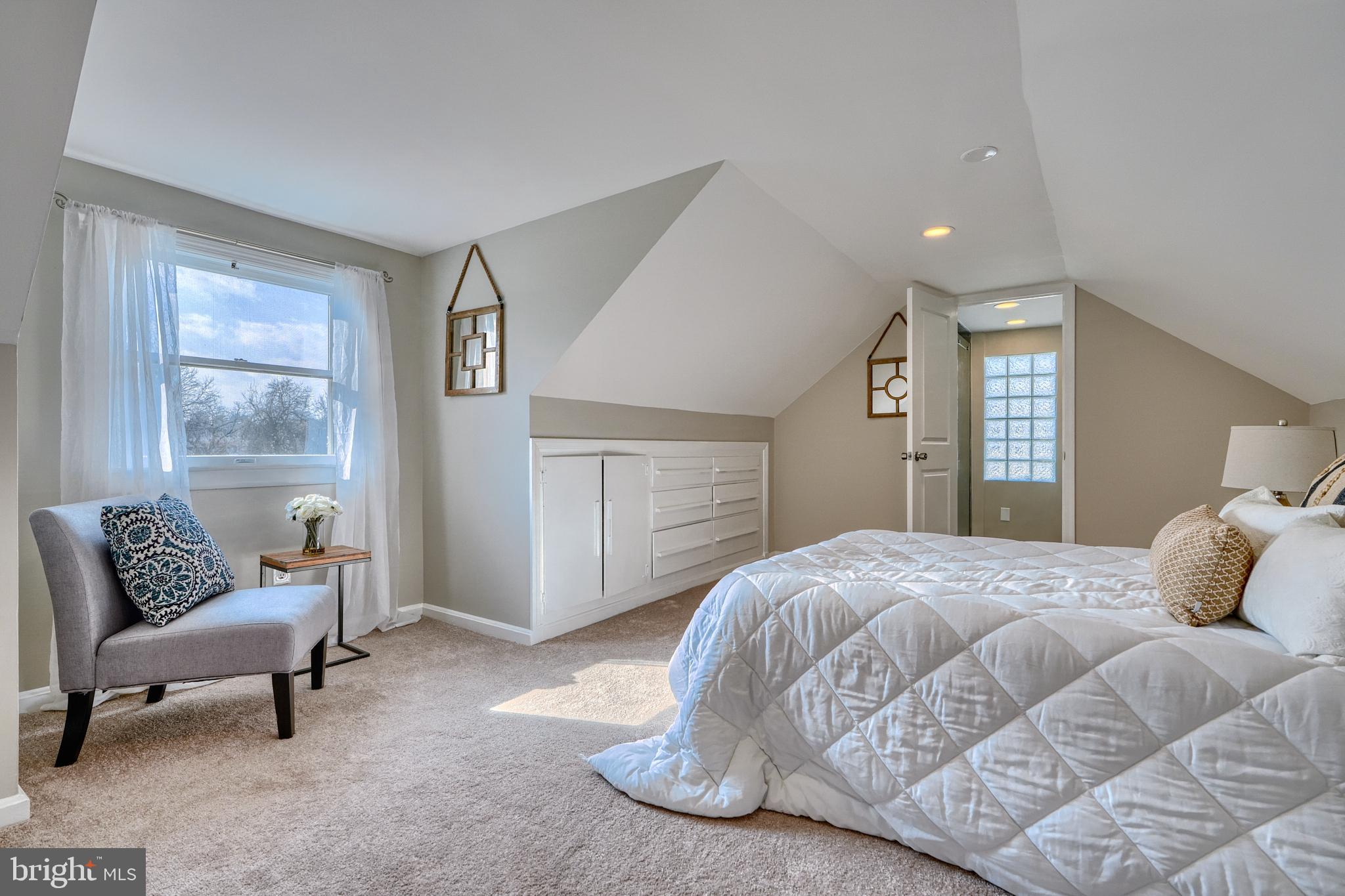 HILLENDALE PARK - Residential