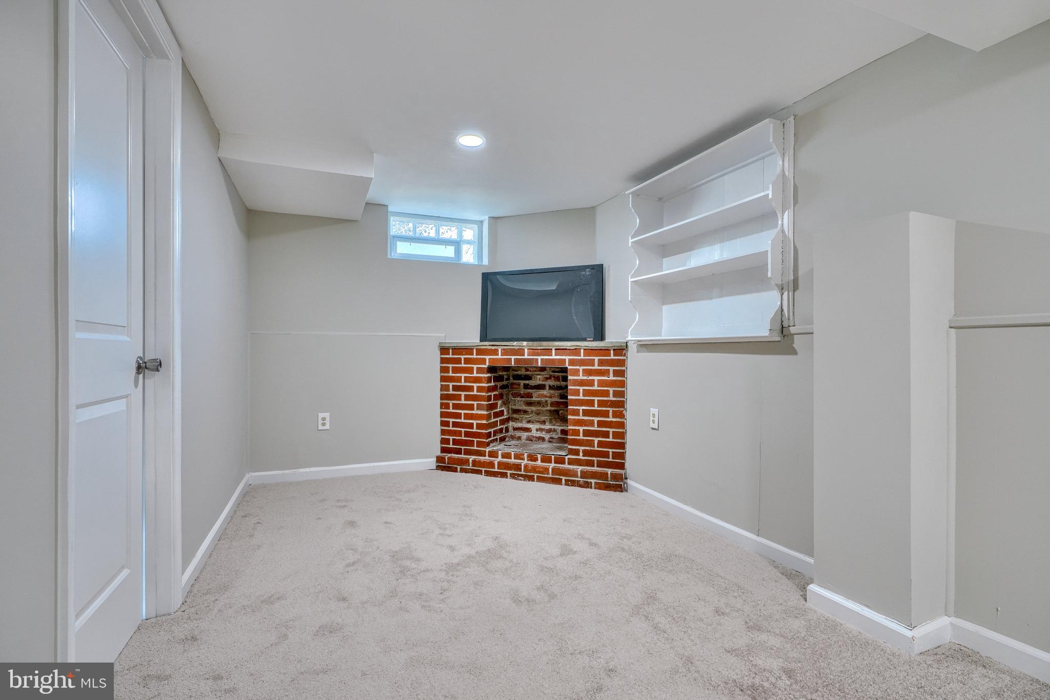 HILLENDALE PARK - Residential