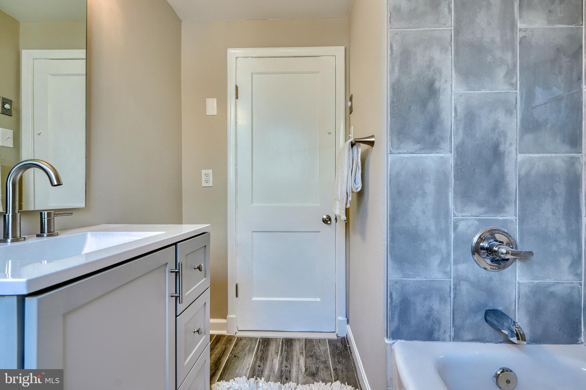 HILLENDALE PARK - Residential
