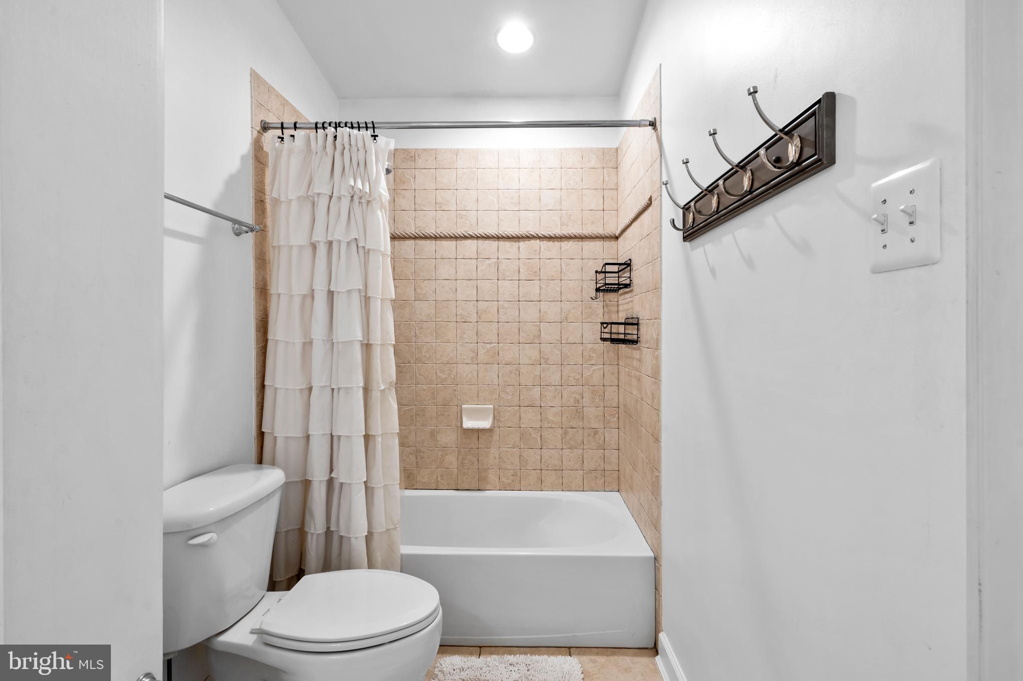 WARNER MEADOWS - Residential