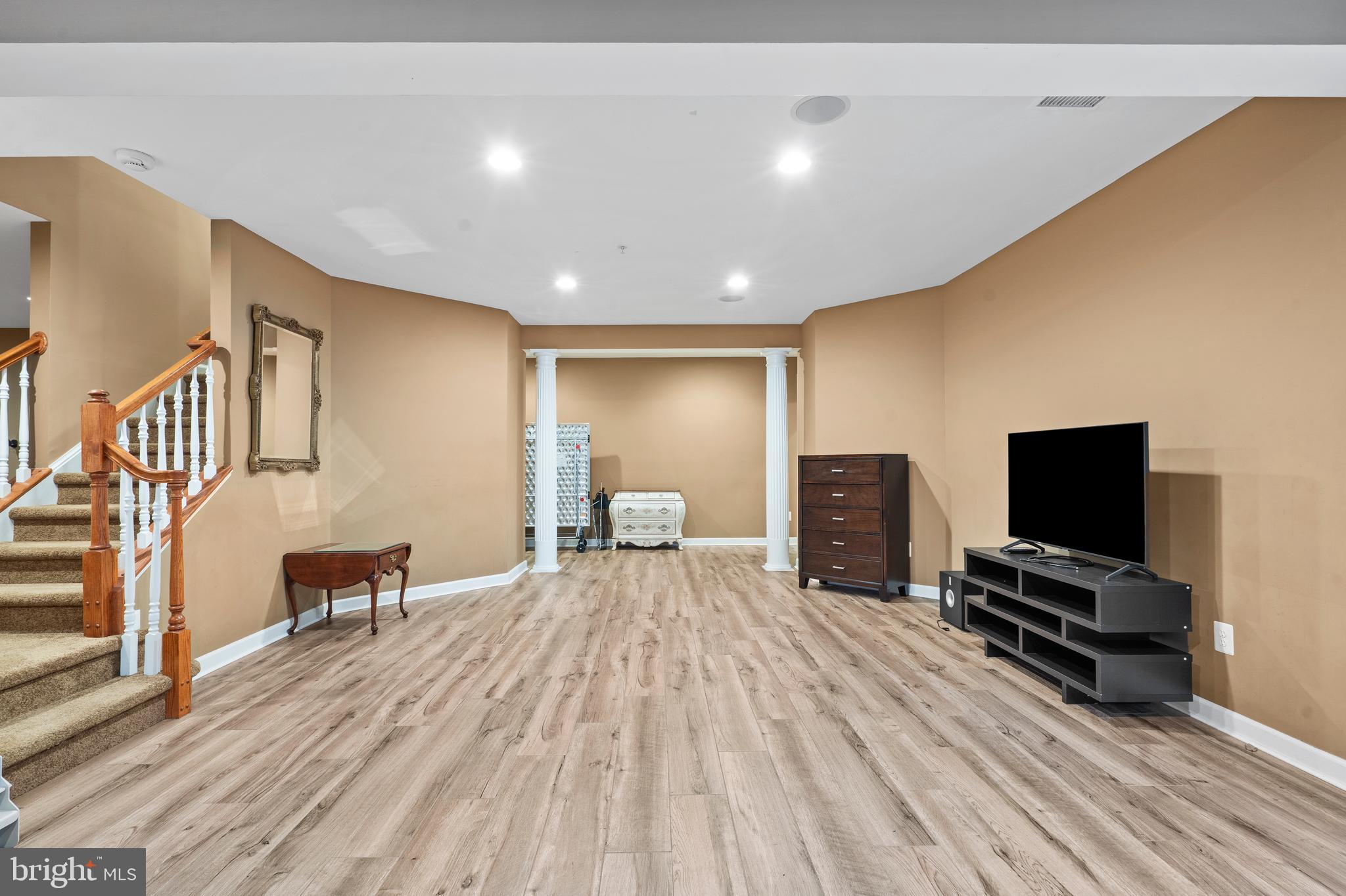 WARNER MEADOWS - Residential