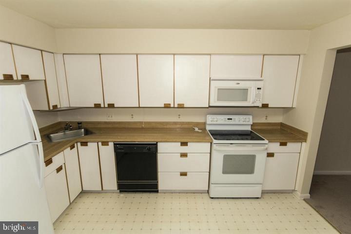 THE FALLS - Residential Lease