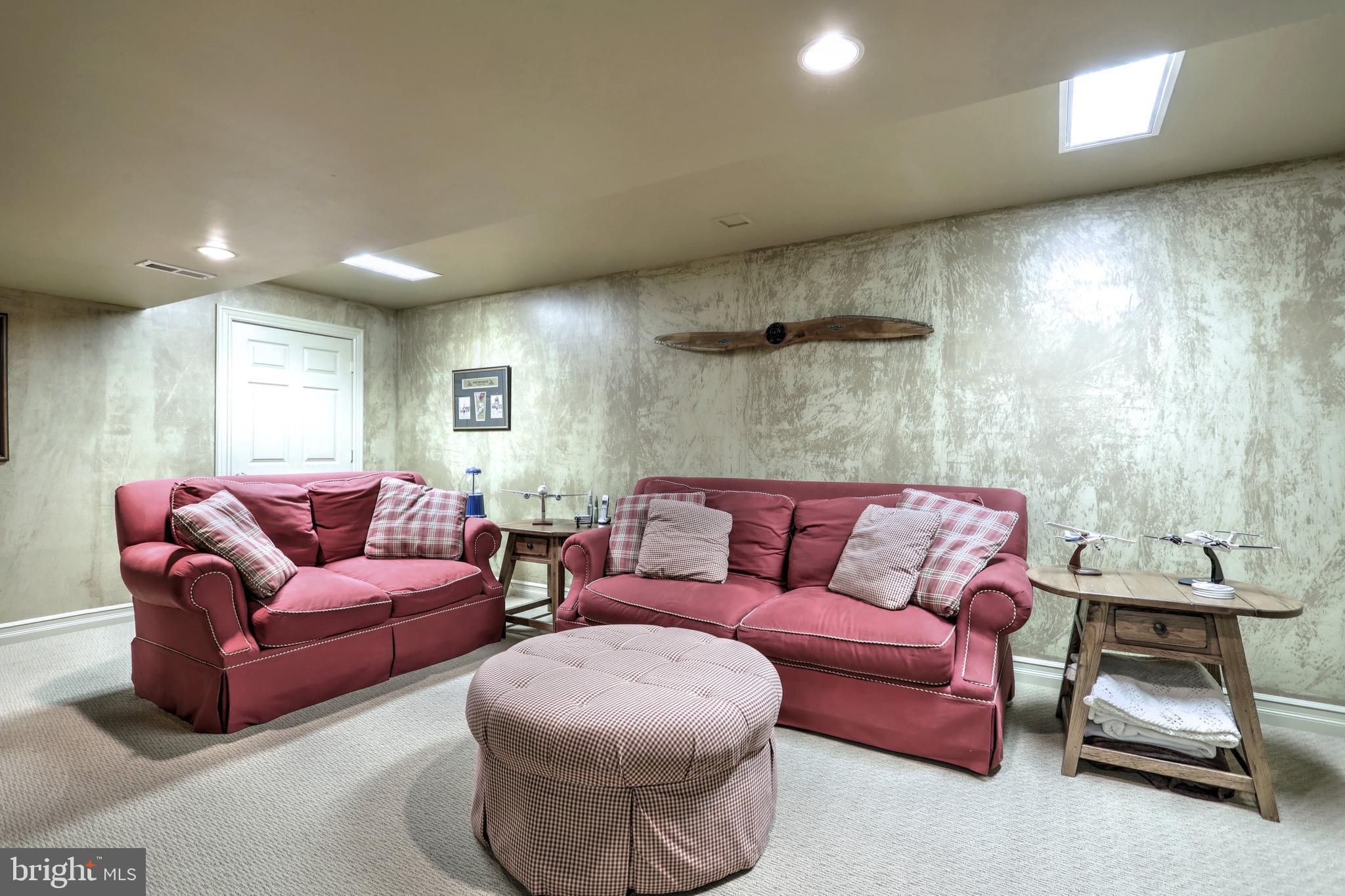 LONGVIEW HEIGHTS - Residential