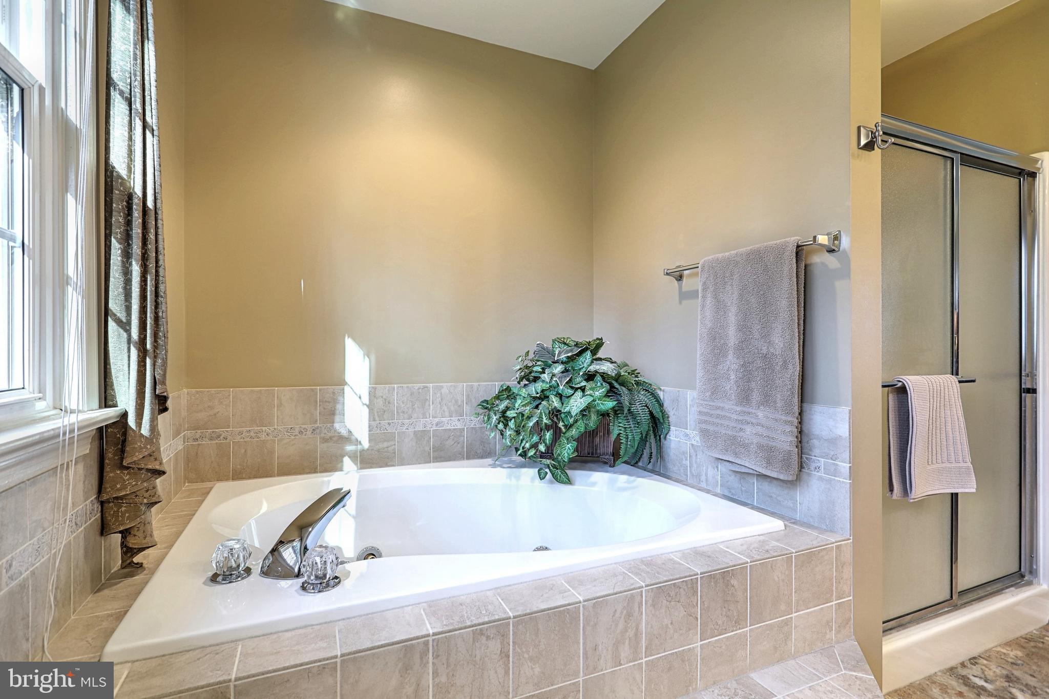 LONGVIEW HEIGHTS - Residential