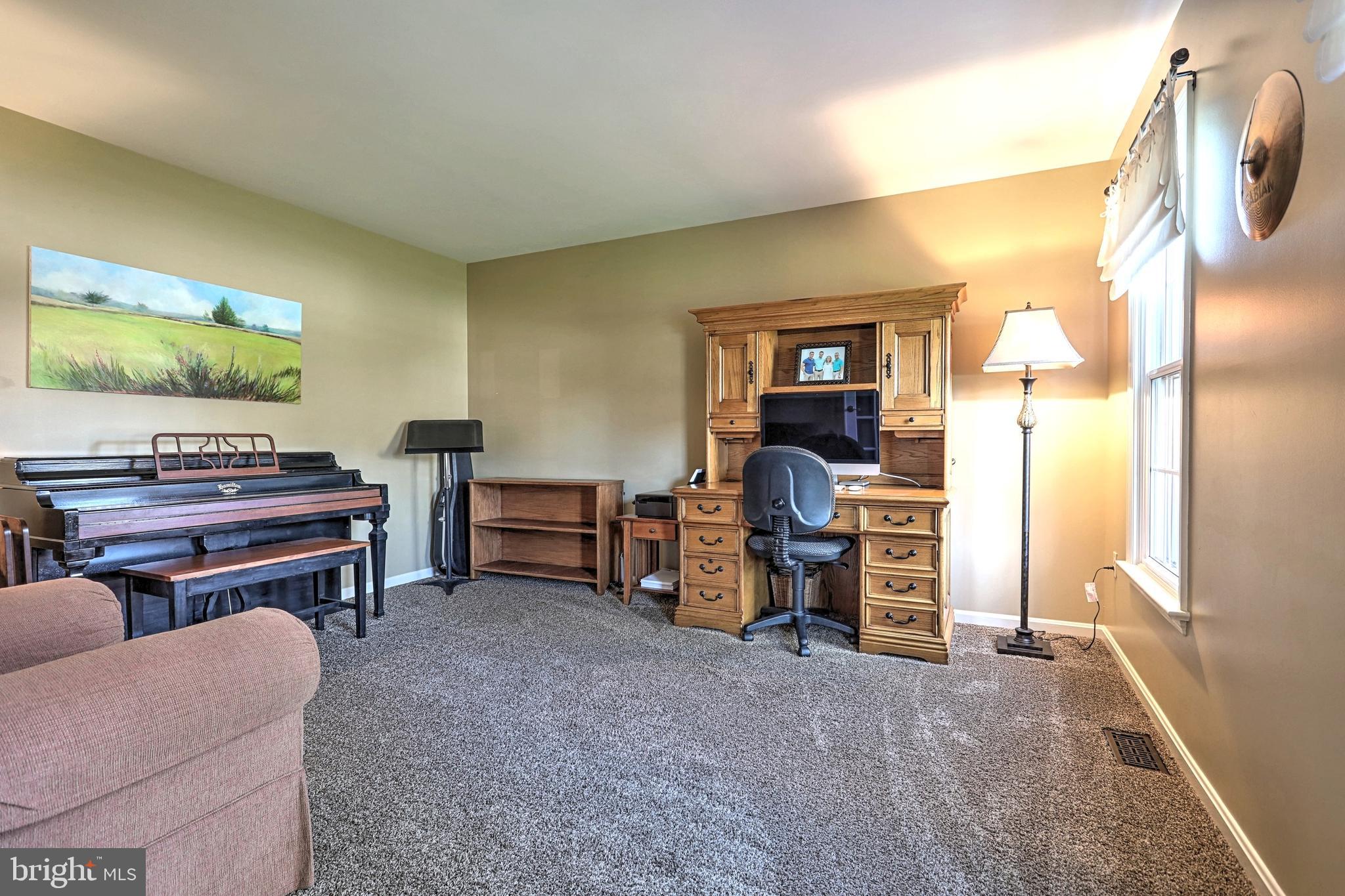 LONGVIEW HEIGHTS - Residential