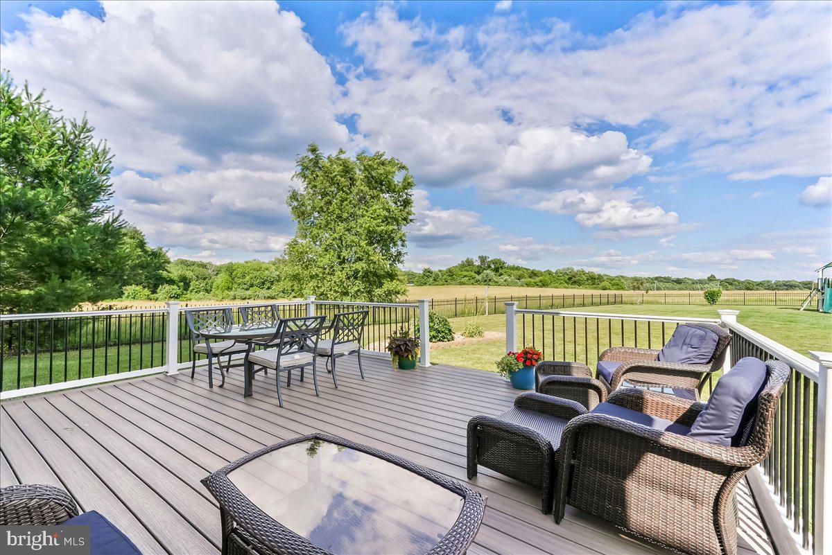 LONDONDERRY MEADOWS - Residential