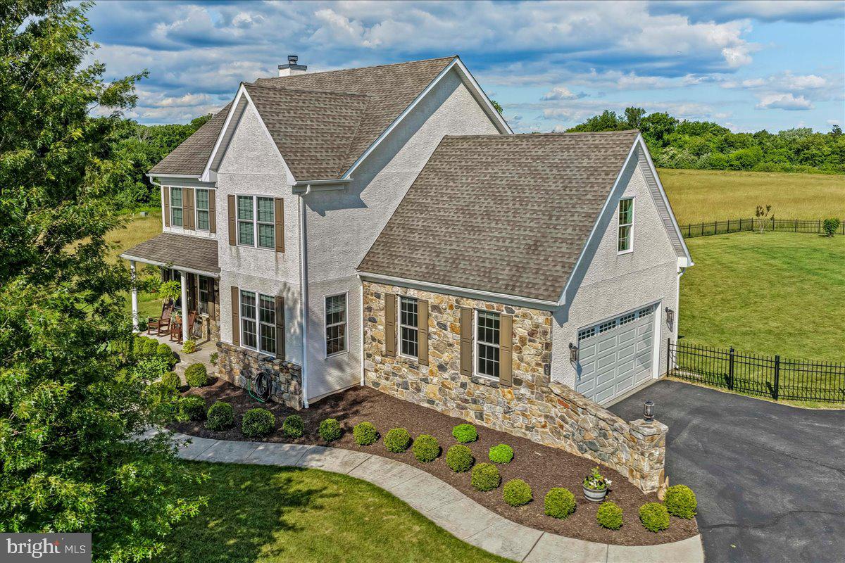 LONDONDERRY MEADOWS - Residential